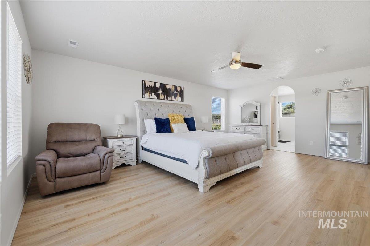11715 Jump Creek Dr, Caldwell, Idaho 83605, 3 Bedrooms, 2.5 Bathrooms, Residential For Sale, Price $446,900,MLS 98994108