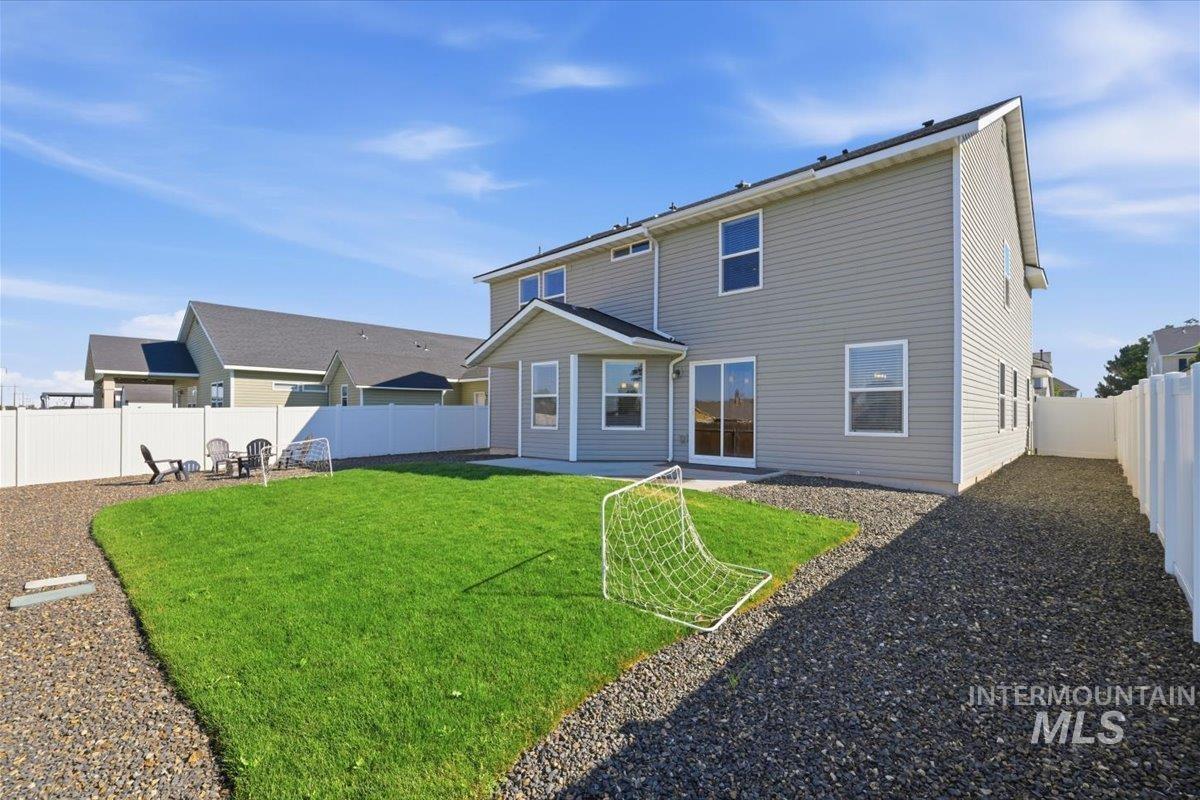 11715 Jump Creek Dr, Caldwell, Idaho 83605, 3 Bedrooms, 2.5 Bathrooms, Residential For Sale, Price $446,900,MLS 98994108