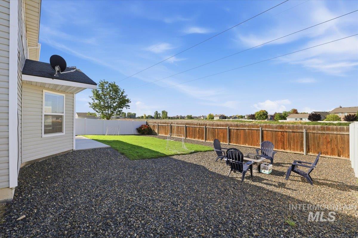 11715 Jump Creek Dr, Caldwell, Idaho 83605, 3 Bedrooms, 2.5 Bathrooms, Residential For Sale, Price $446,900,MLS 98994108