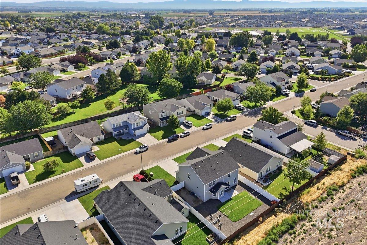 11715 Jump Creek Dr, Caldwell, Idaho 83605, 3 Bedrooms, 2.5 Bathrooms, Residential For Sale, Price $446,900,MLS 98994108