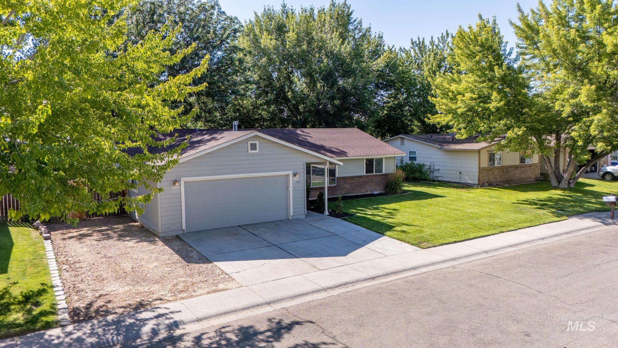 2185 N. Aster Ave., Boise, Idaho 83704, 3 Bedrooms, 2 Bathrooms, Residential For Sale, Price $435,900,MLS 98994115