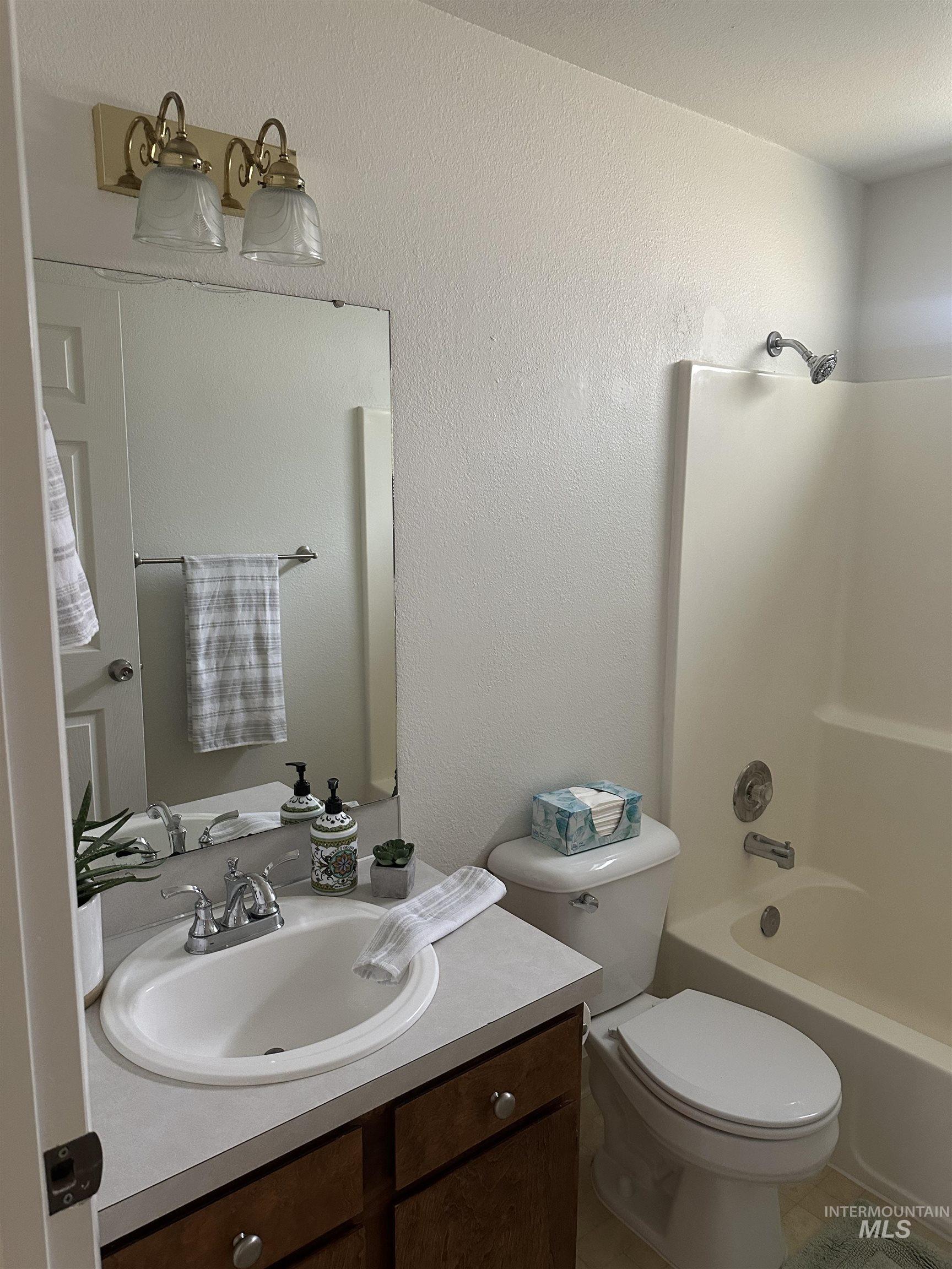 2185 N. Aster Ave., Boise, Idaho 83704, 3 Bedrooms, 2 Bathrooms, Residential For Sale, Price $435,900,MLS 98994115