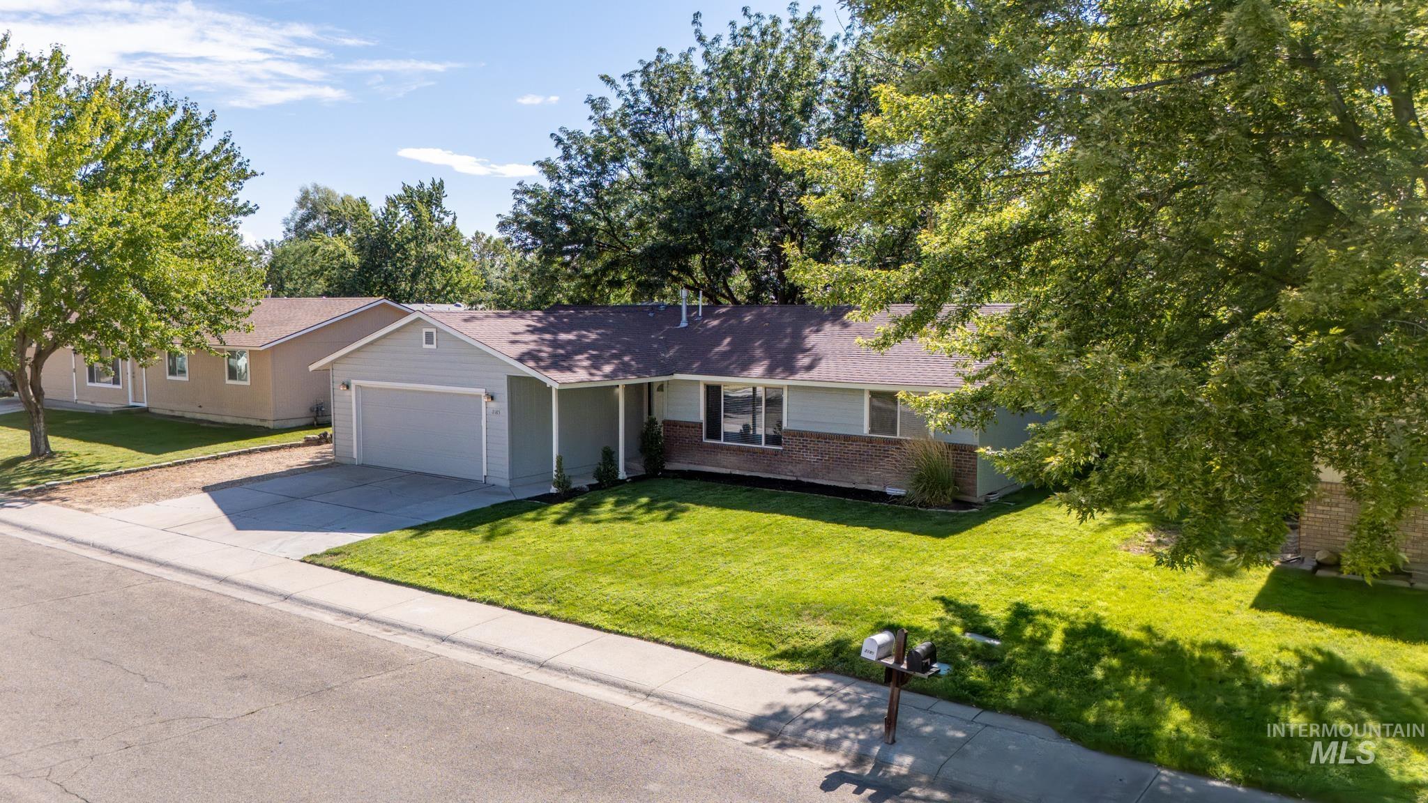 2185 N. Aster Ave., Boise, Idaho 83704, 3 Bedrooms, 2 Bathrooms, Residential For Sale, Price $435,900,MLS 98994115