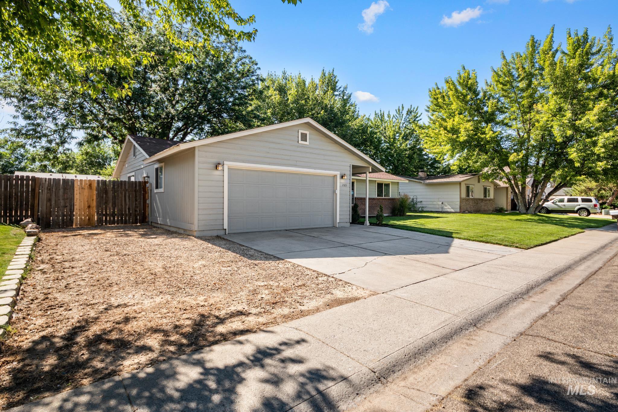 2185 N. Aster Ave., Boise, Idaho 83704, 3 Bedrooms, 2 Bathrooms, Residential For Sale, Price $435,900,MLS 98994115