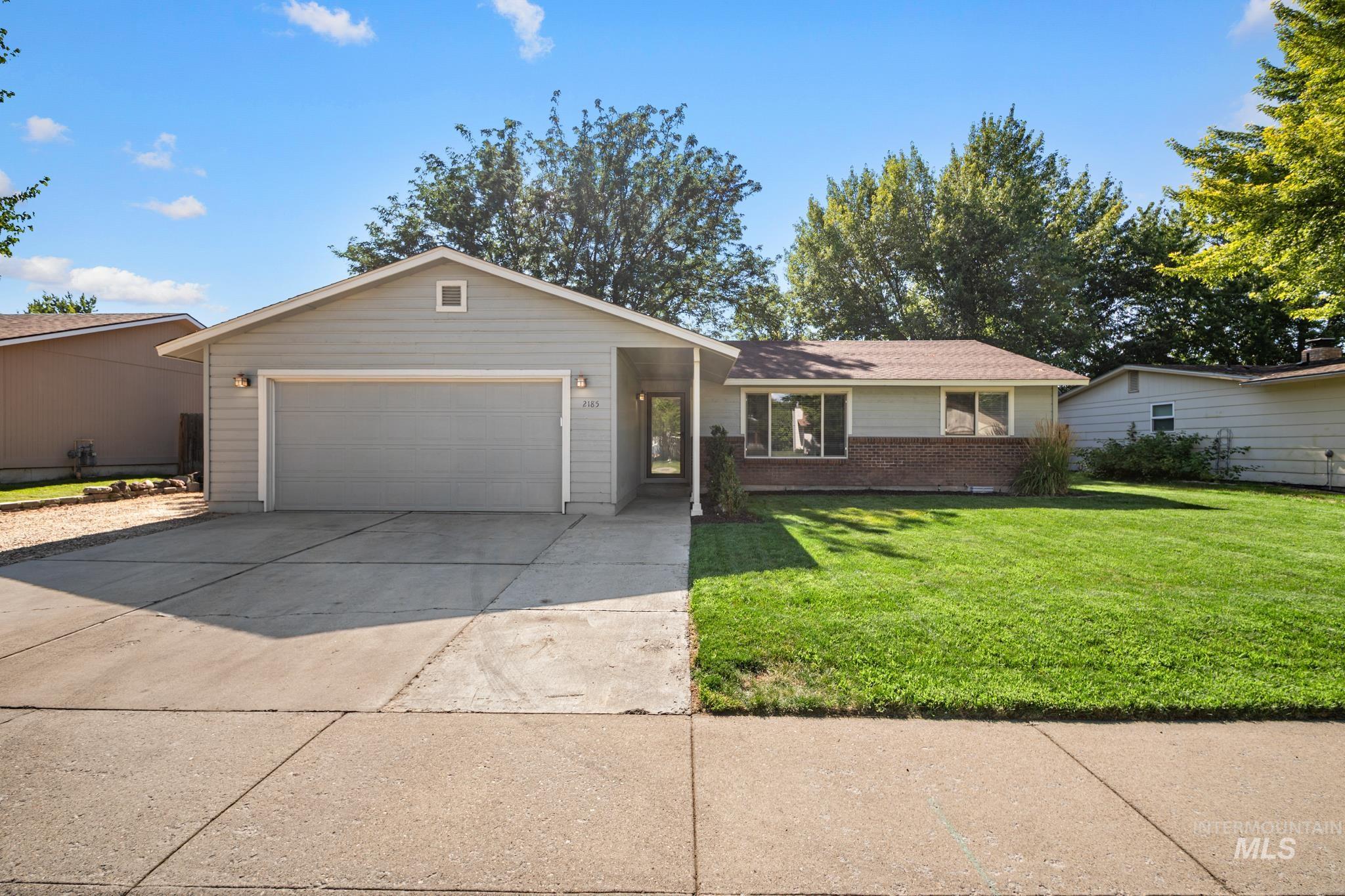 2185 N. Aster Ave., Boise, Idaho 83704, 3 Bedrooms, 2 Bathrooms, Residential For Sale, Price $435,900,MLS 98994115