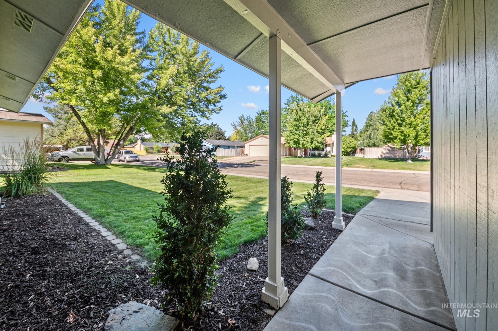 2185 N. Aster Ave., Boise, Idaho 83704, 3 Bedrooms, 2 Bathrooms, Residential For Sale, Price $435,900,MLS 98994115