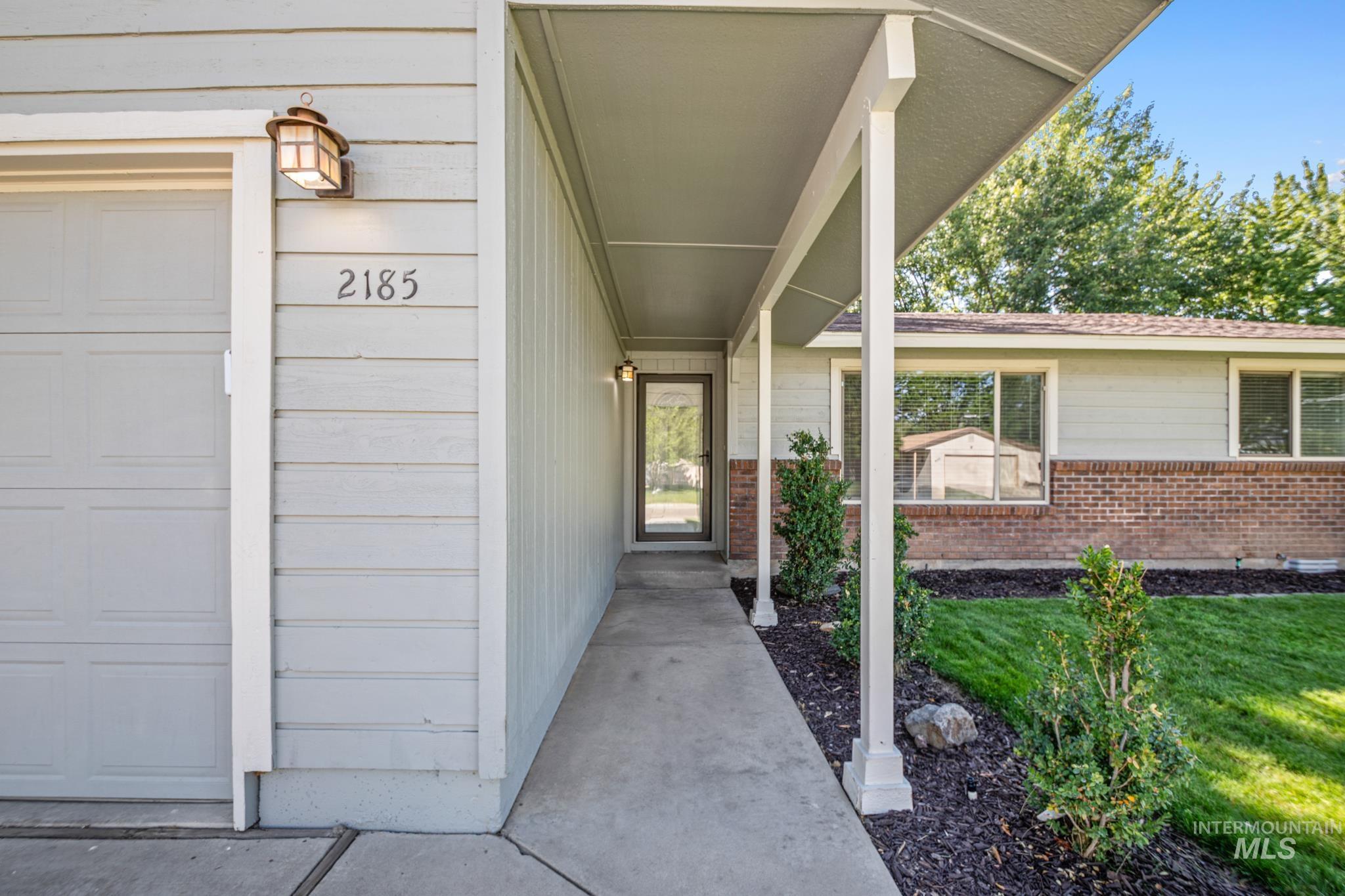 2185 N. Aster Ave., Boise, Idaho 83704, 3 Bedrooms, 2 Bathrooms, Residential For Sale, Price $435,900,MLS 98994115