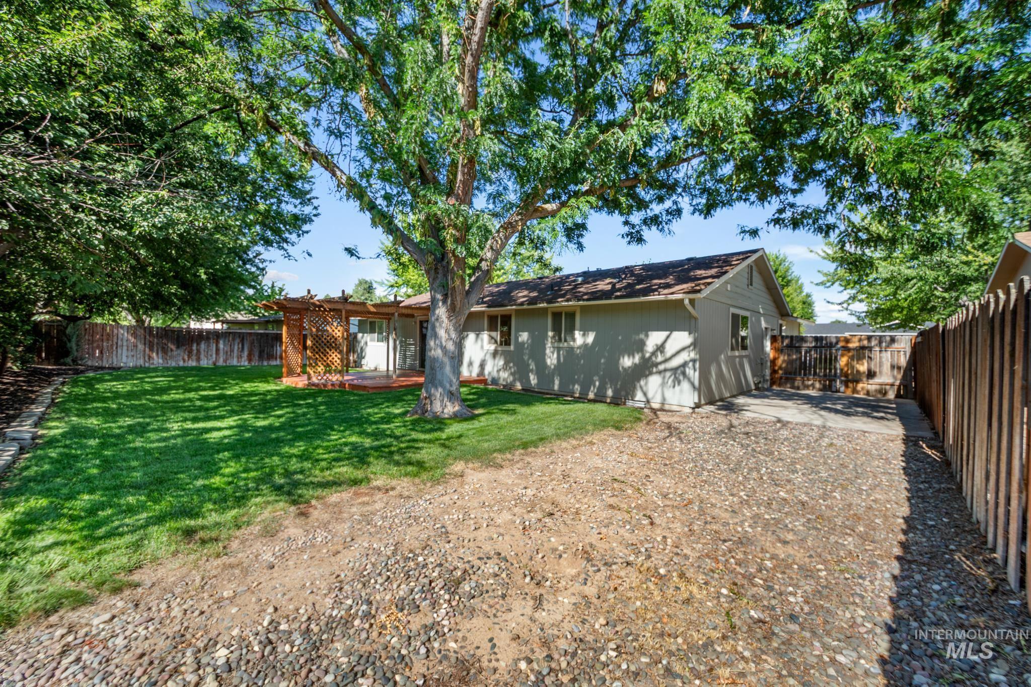 2185 N. Aster Ave., Boise, Idaho 83704, 3 Bedrooms, 2 Bathrooms, Residential For Sale, Price $435,900,MLS 98994115