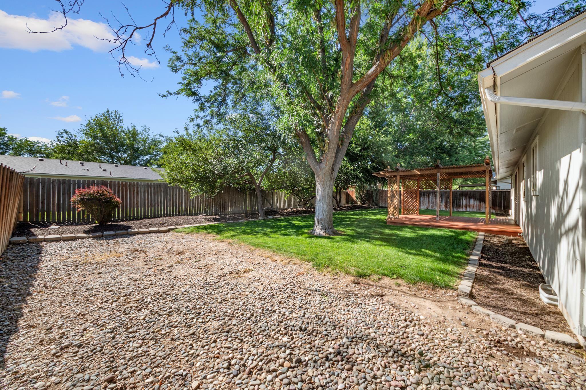2185 N. Aster Ave., Boise, Idaho 83704, 3 Bedrooms, 2 Bathrooms, Residential For Sale, Price $435,900,MLS 98994115
