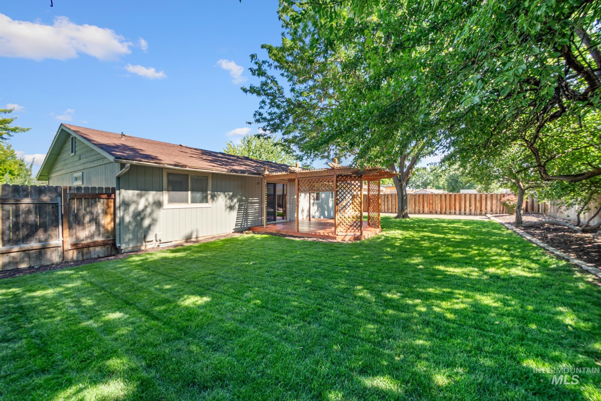 2185 N. Aster Ave., Boise, Idaho 83704, 3 Bedrooms, 2 Bathrooms, Residential For Sale, Price $435,900,MLS 98994115