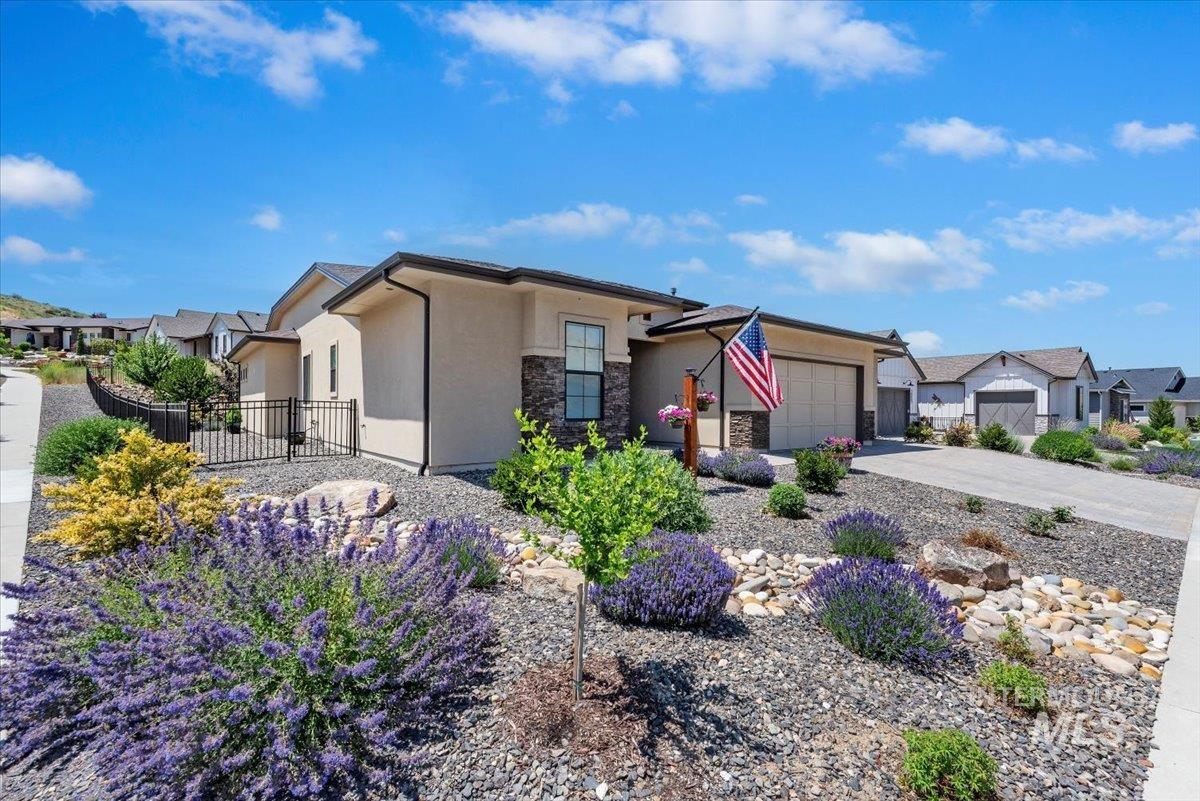 18071 N Burnt Car Way, Boise, Idaho 83714, 3 Bedrooms, 2.5 Bathrooms, Residential For Sale, Price $849,900,MLS 98994127