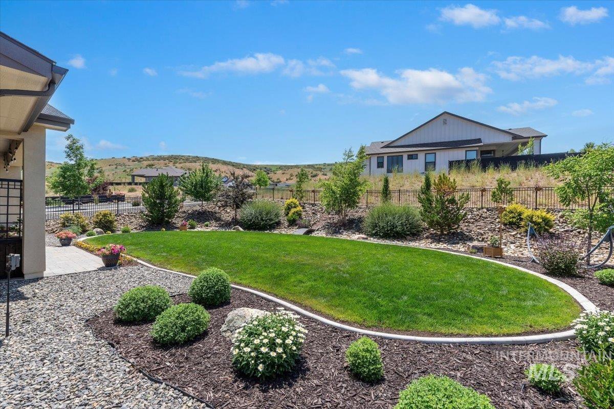 18071 N Burnt Car Way, Boise, Idaho 83714, 3 Bedrooms, 2.5 Bathrooms, Residential For Sale, Price $849,900,MLS 98994127