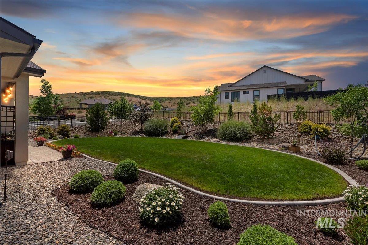 18071 N Burnt Car Way, Boise, Idaho 83714, 3 Bedrooms, 2.5 Bathrooms, Residential For Sale, Price $849,900,MLS 98994127