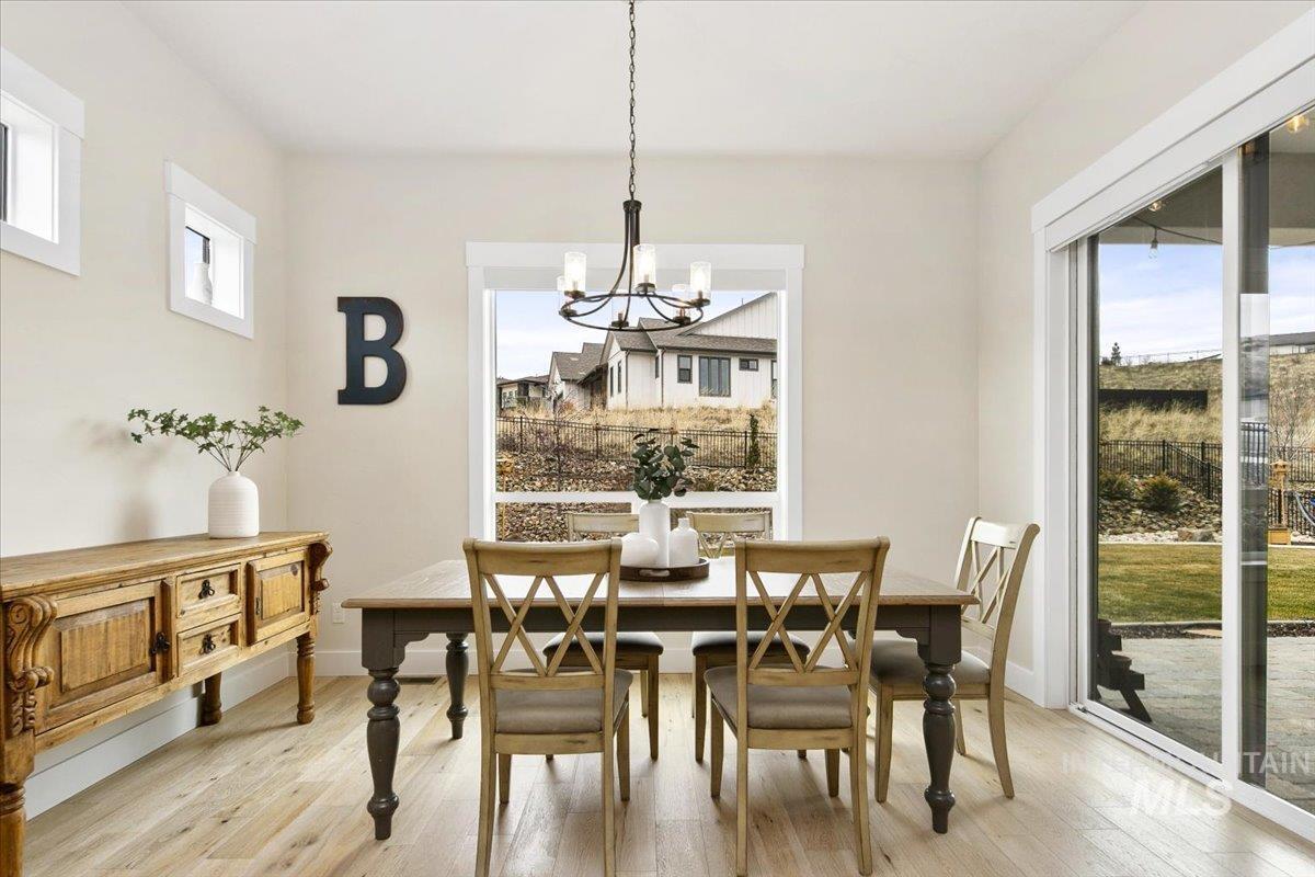 18071 N Burnt Car Way, Boise, Idaho 83714, 3 Bedrooms, 2.5 Bathrooms, Residential For Sale, Price $849,900,MLS 98994127