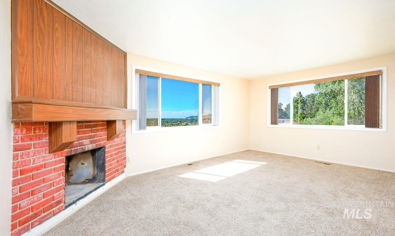 5957 S Eastwood, Boise, Idaho 83716, 3 Bedrooms, 1.5 Bathrooms, Residential For Sale, Price $599,000,MLS 98994130