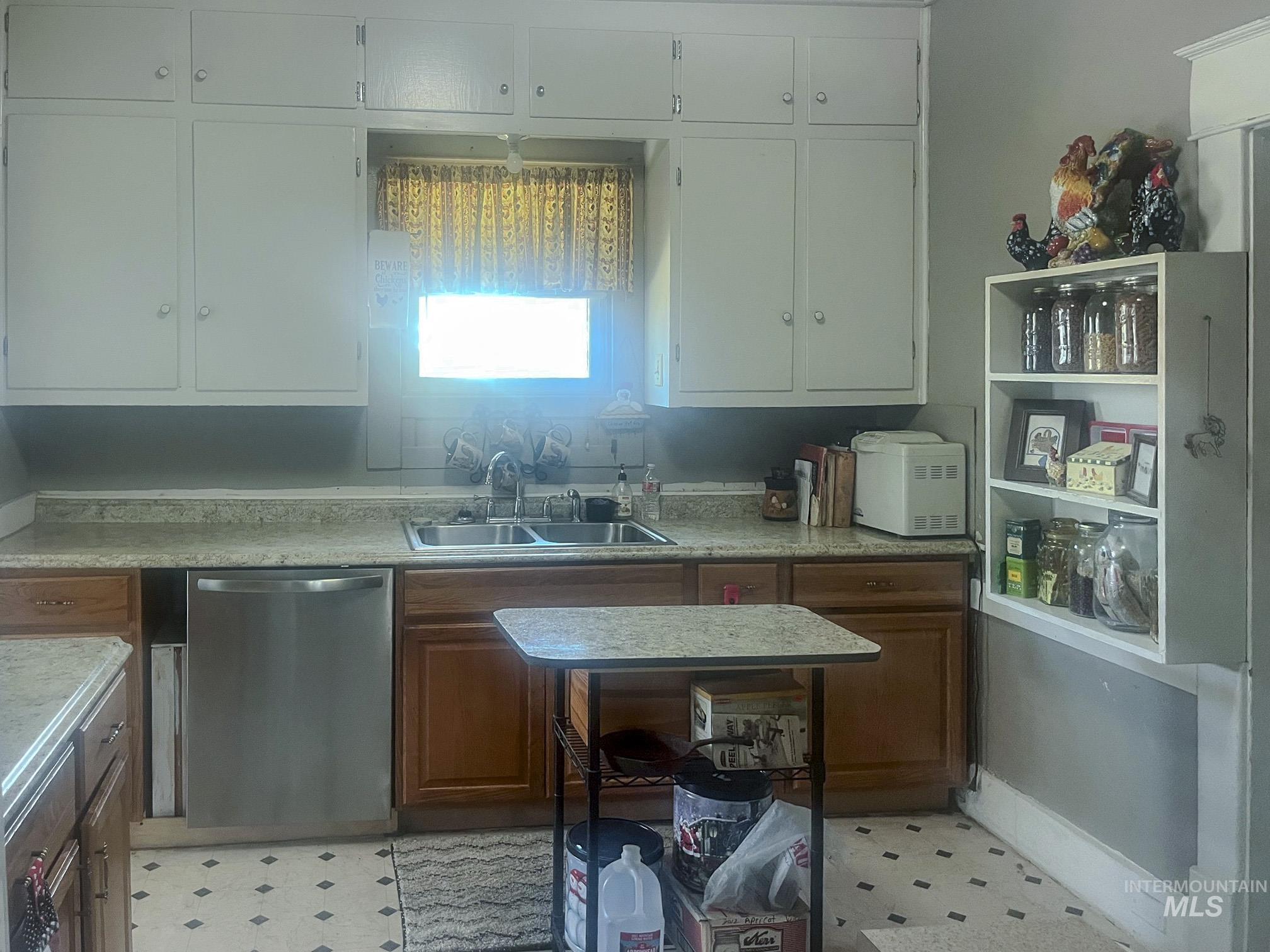 23 E 2nd Ave, Glenns Ferry, Idaho 83623, 3 Bedrooms, 1 Bathroom, Residential For Sale, Price $239,500,MLS 98994131