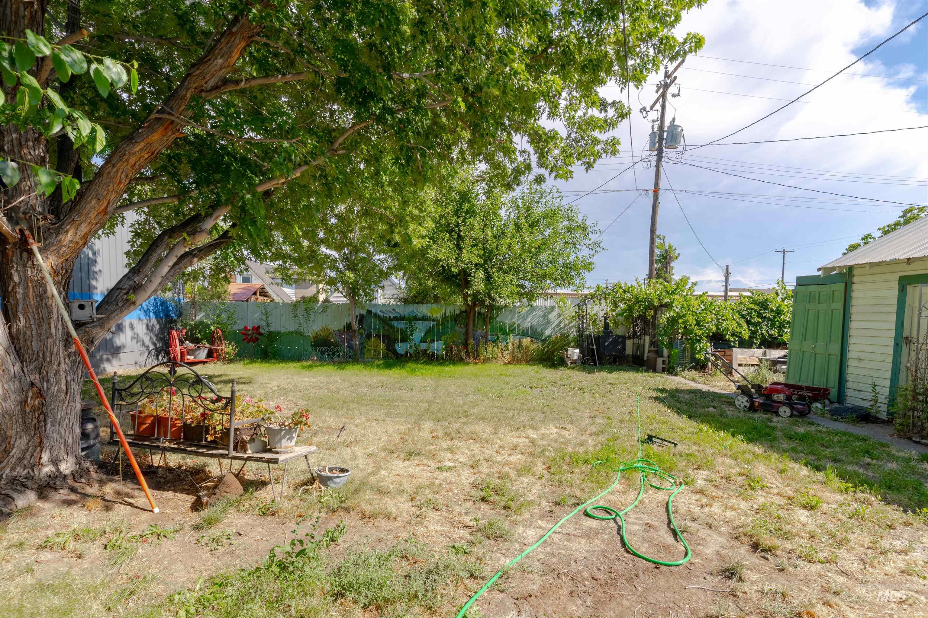 23 E 2nd Ave, Glenns Ferry, Idaho 83623, 3 Bedrooms, 1 Bathroom, Residential For Sale, Price $239,500,MLS 98994131