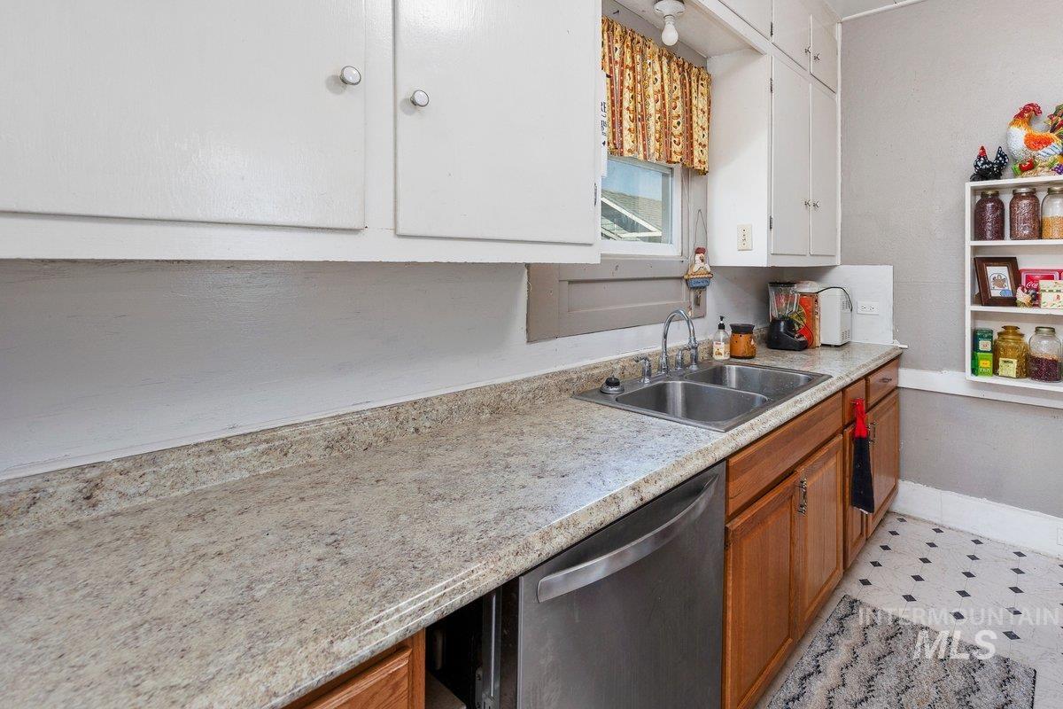 23 E 2nd Ave, Glenns Ferry, Idaho 83623, 3 Bedrooms, 1 Bathroom, Residential For Sale, Price $239,500,MLS 98994131