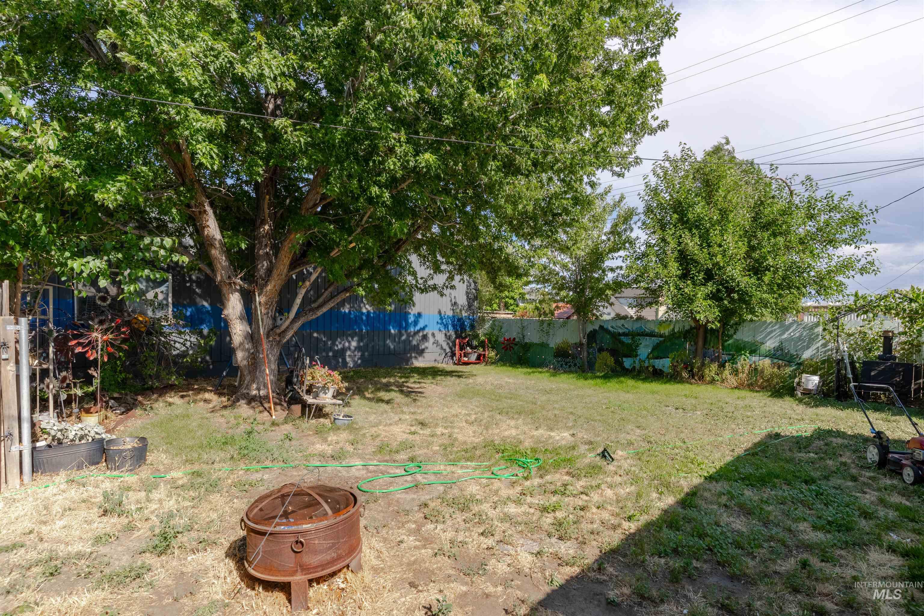 23 E 2nd Ave, Glenns Ferry, Idaho 83623, 3 Bedrooms, 1 Bathroom, Residential For Sale, Price $239,500,MLS 98994131