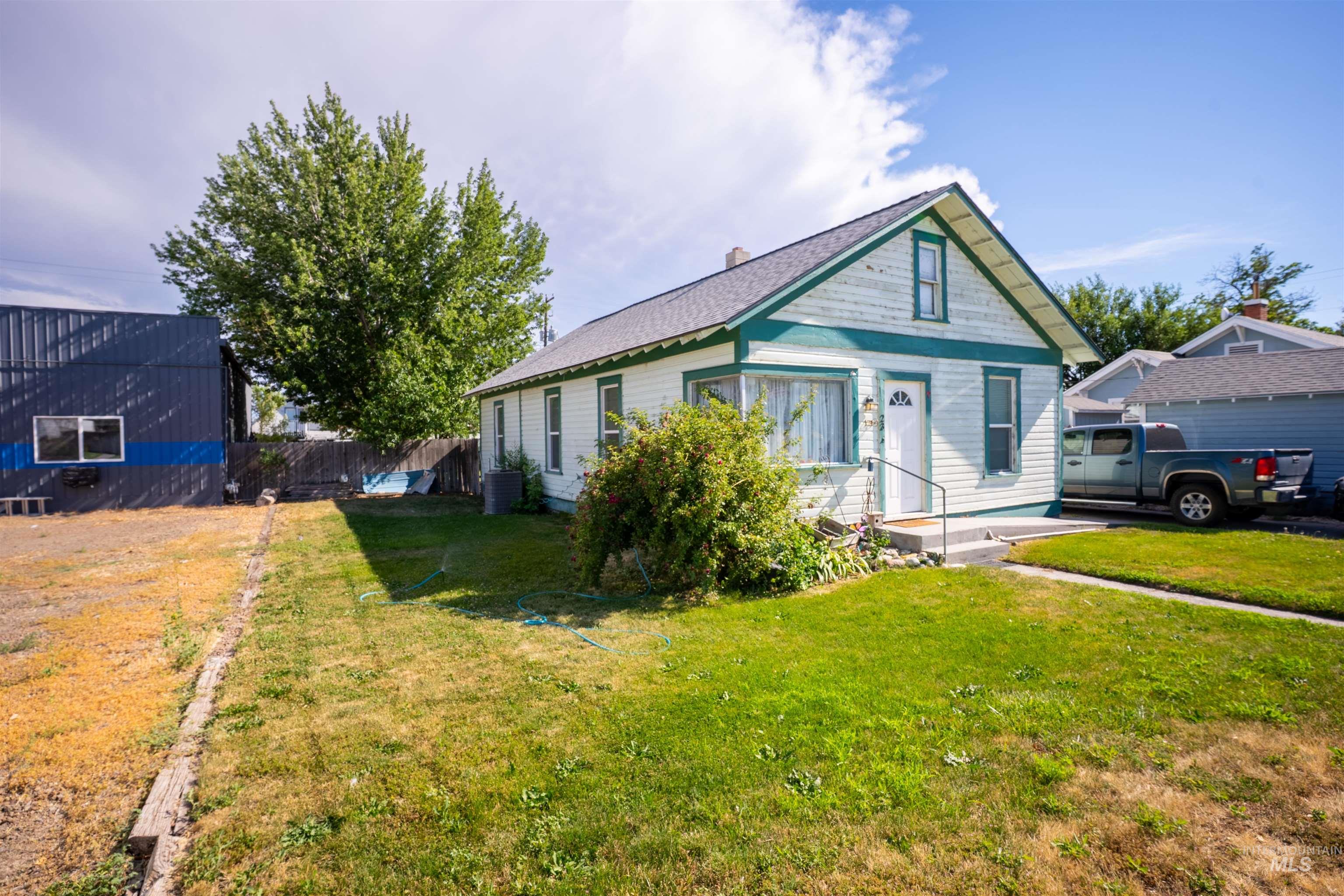 23 E 2nd Ave, Glenns Ferry, Idaho 83623, 3 Bedrooms, 1 Bathroom, Residential For Sale, Price $239,500,MLS 98994131