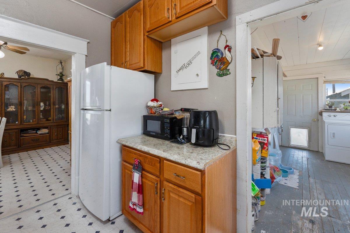23 E 2nd Ave, Glenns Ferry, Idaho 83623, 3 Bedrooms, 1 Bathroom, Residential For Sale, Price $239,500,MLS 98994131