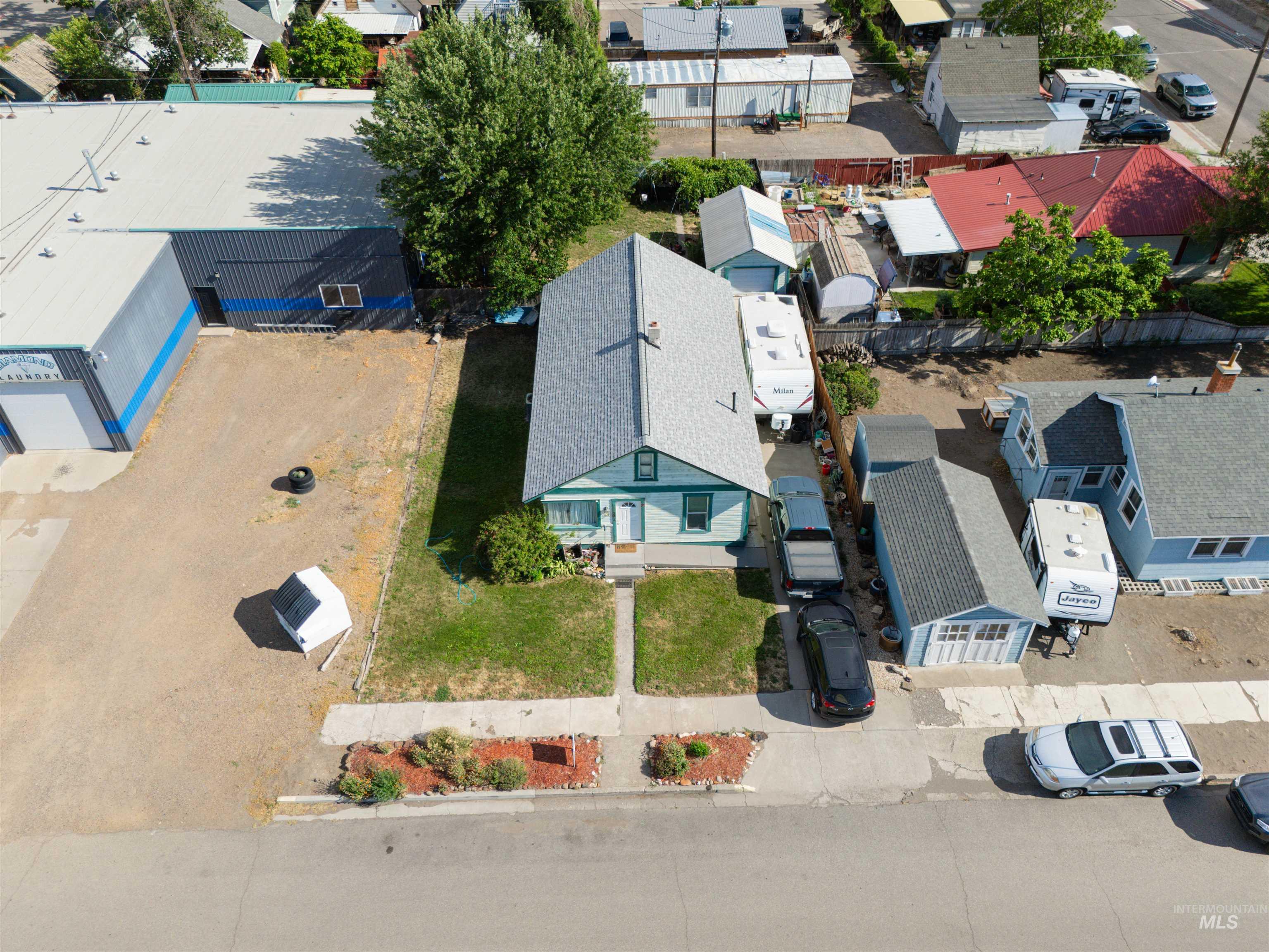 23 E 2nd Ave, Glenns Ferry, Idaho 83623, 3 Bedrooms, 1 Bathroom, Residential For Sale, Price $239,500,MLS 98994131