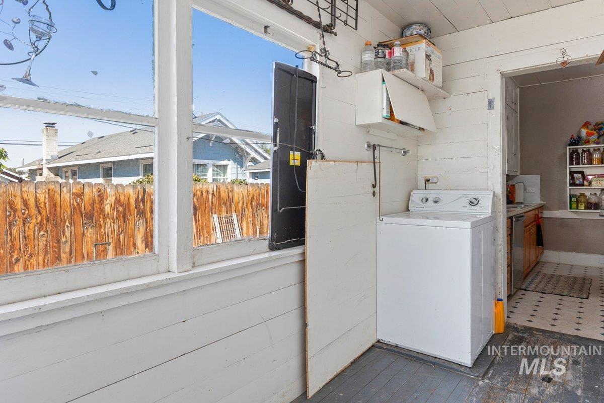23 E 2nd Ave, Glenns Ferry, Idaho 83623, 3 Bedrooms, 1 Bathroom, Residential For Sale, Price $239,500,MLS 98994131