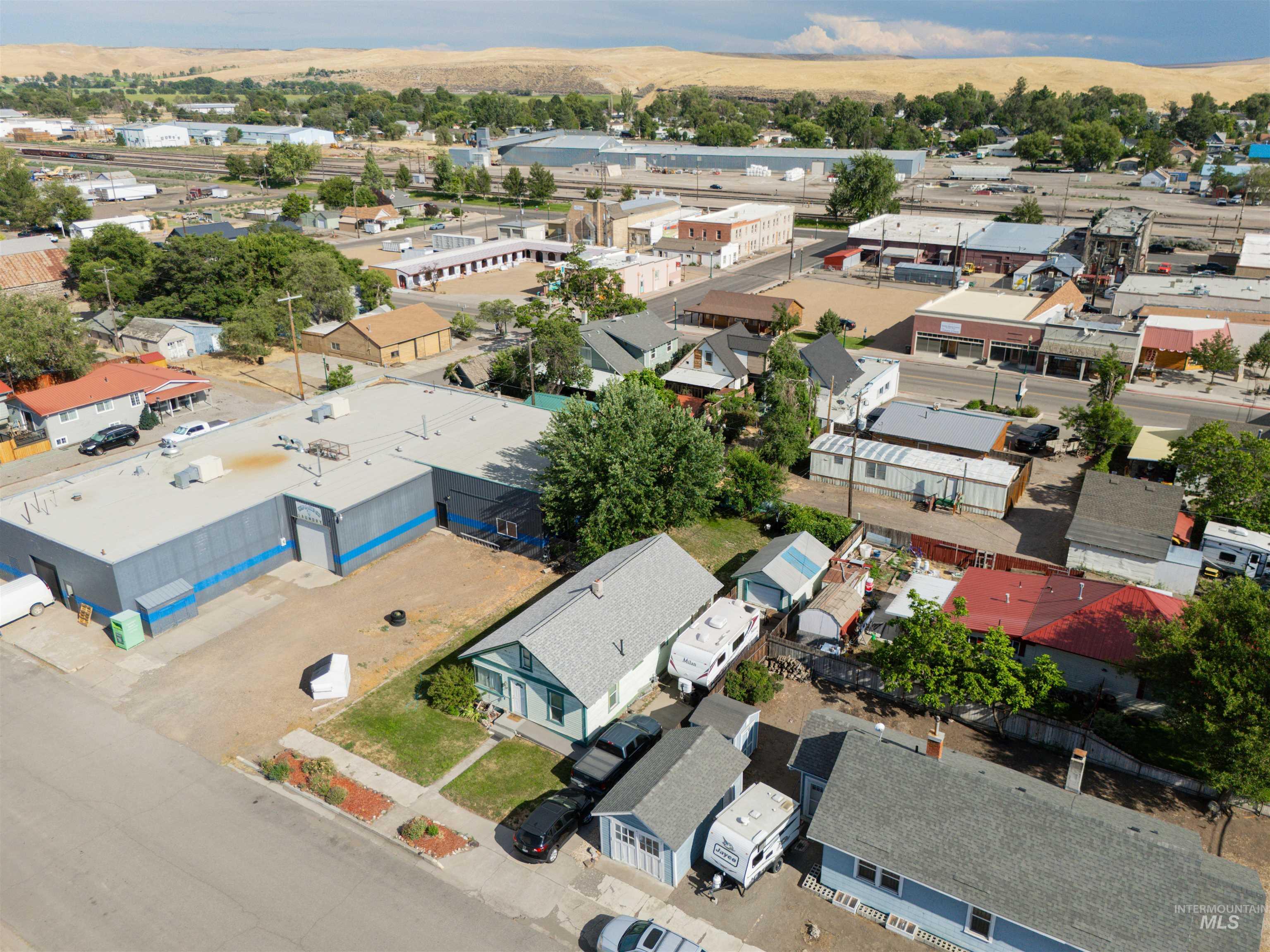 23 E 2nd Ave, Glenns Ferry, Idaho 83623, 3 Bedrooms, 1 Bathroom, Residential For Sale, Price $239,500,MLS 98994131