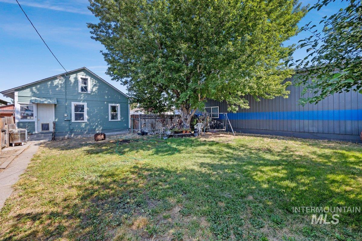 23 E 2nd Ave, Glenns Ferry, Idaho 83623, 3 Bedrooms, 1 Bathroom, Residential For Sale, Price $239,500,MLS 98994131