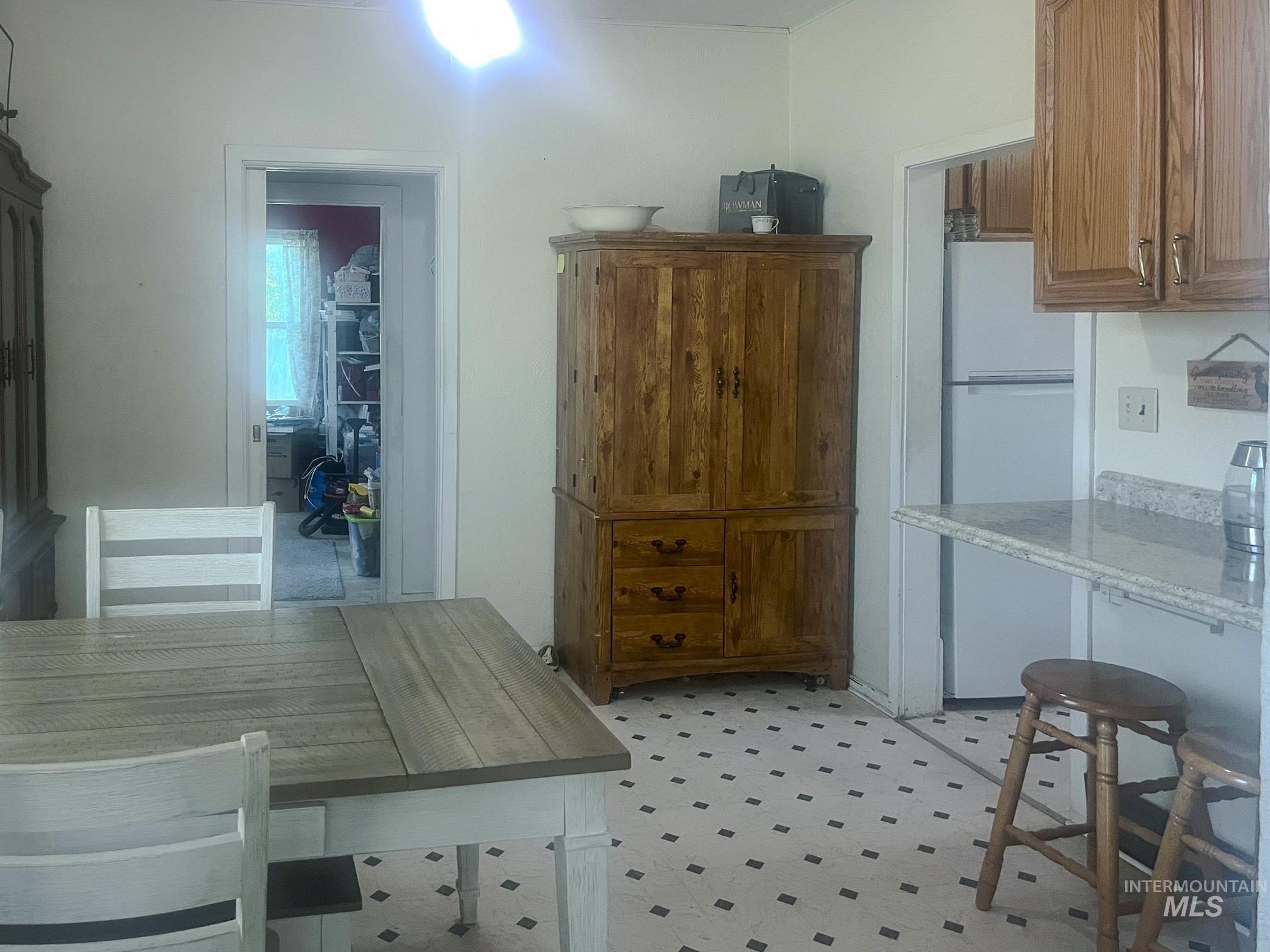 23 E 2nd Ave, Glenns Ferry, Idaho 83623, 3 Bedrooms, 1 Bathroom, Residential For Sale, Price $239,500,MLS 98994131