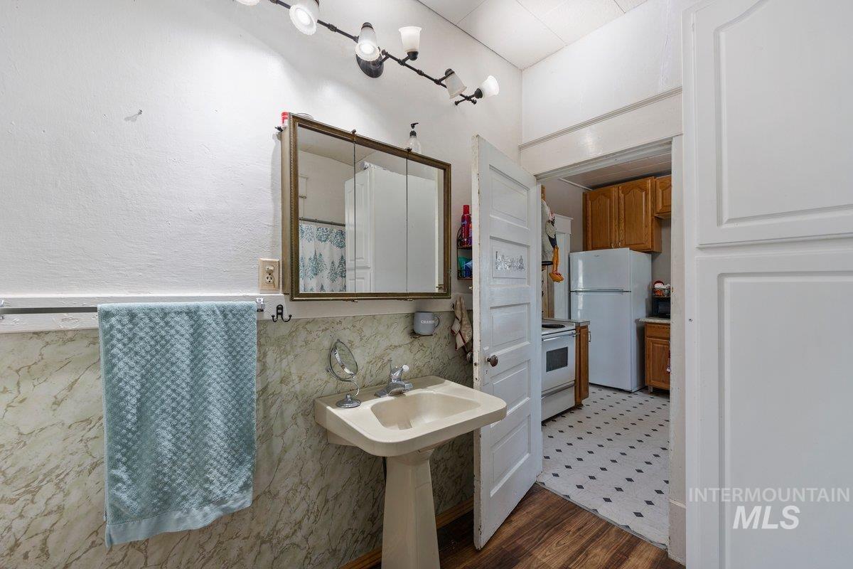 23 E 2nd Ave, Glenns Ferry, Idaho 83623, 3 Bedrooms, 1 Bathroom, Residential For Sale, Price $239,500,MLS 98994131