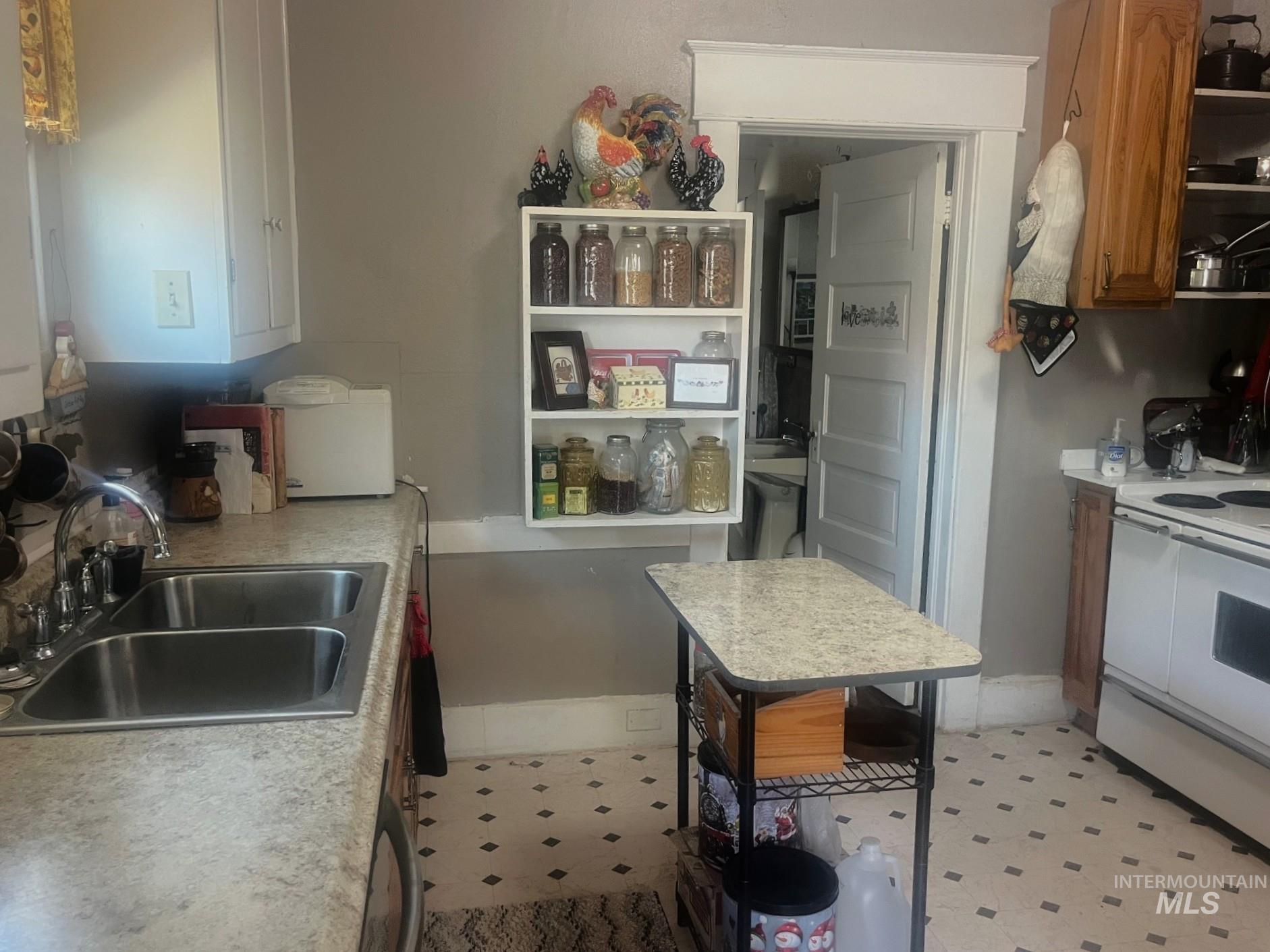 23 E 2nd Ave, Glenns Ferry, Idaho 83623, 3 Bedrooms, 1 Bathroom, Residential For Sale, Price $239,500,MLS 98994131