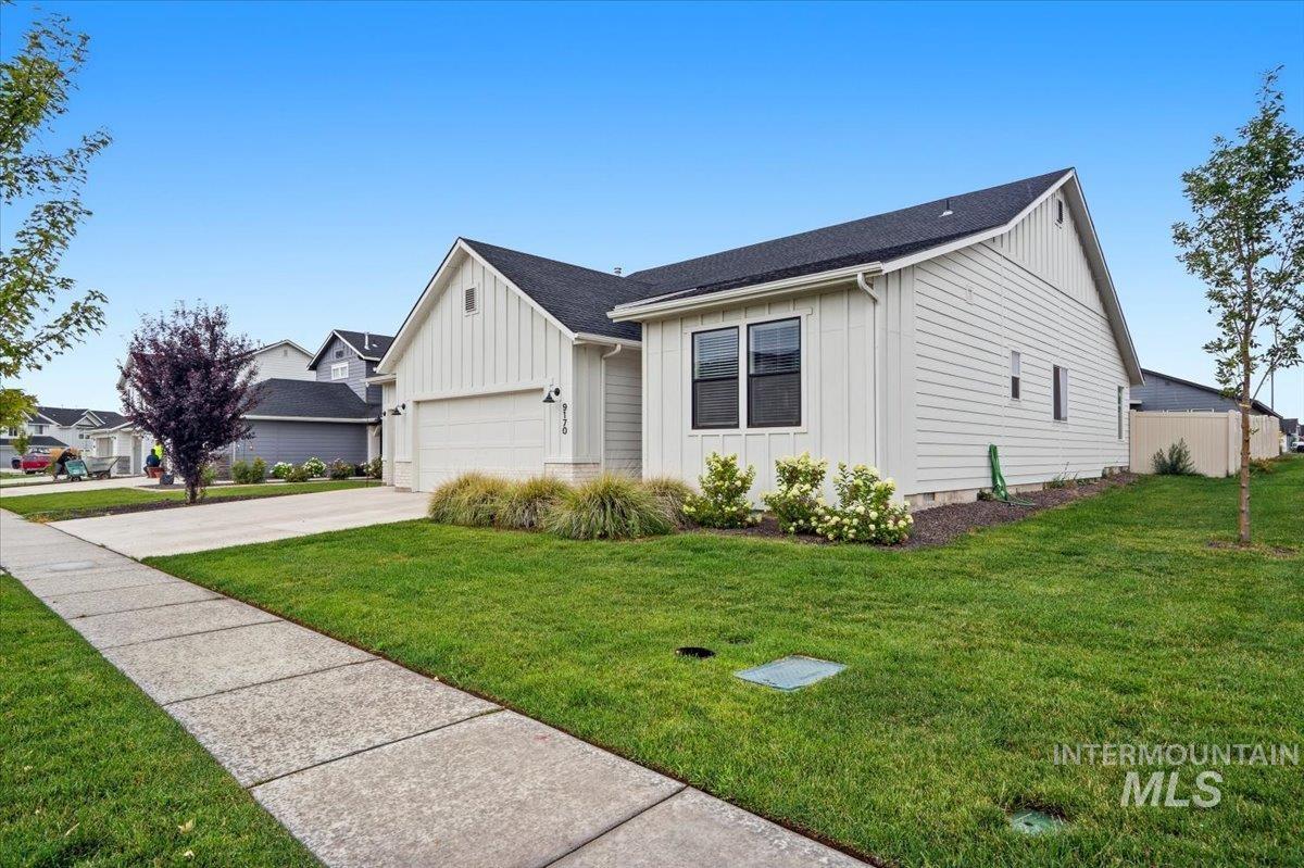 9170 W Tuberose St., Nampa, Idaho 83687, 4 Bedrooms, 2 Bathrooms, Residential For Sale, Price $469,900,MLS 98994140