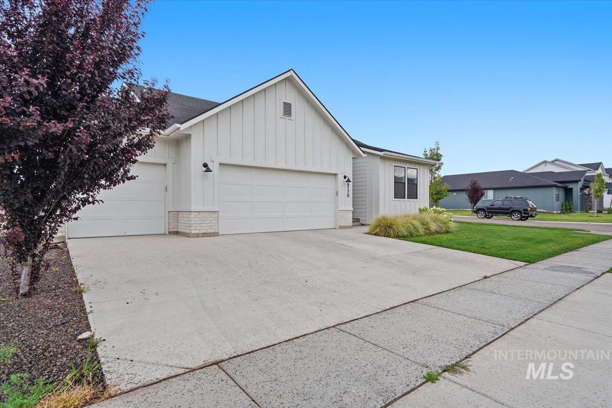 9170 W Tuberose St., Nampa, Idaho 83687, 4 Bedrooms, 2 Bathrooms, Residential For Sale, Price $469,900,MLS 98994140