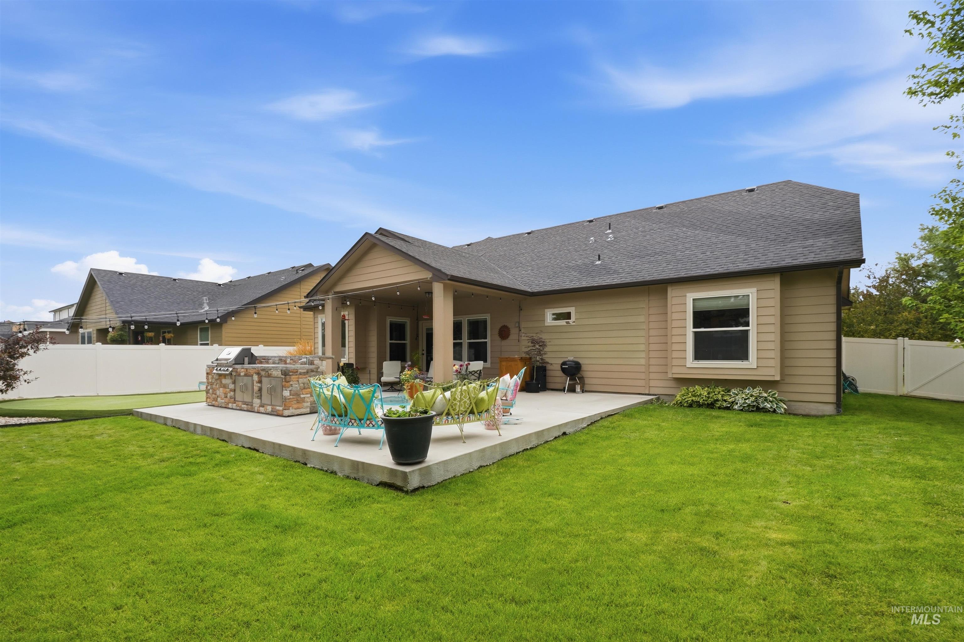 3914 S Raintree, Nampa, Idaho 83686, 3 Bedrooms, 2 Bathrooms, Residential For Sale, Price $429,900,MLS 98994145