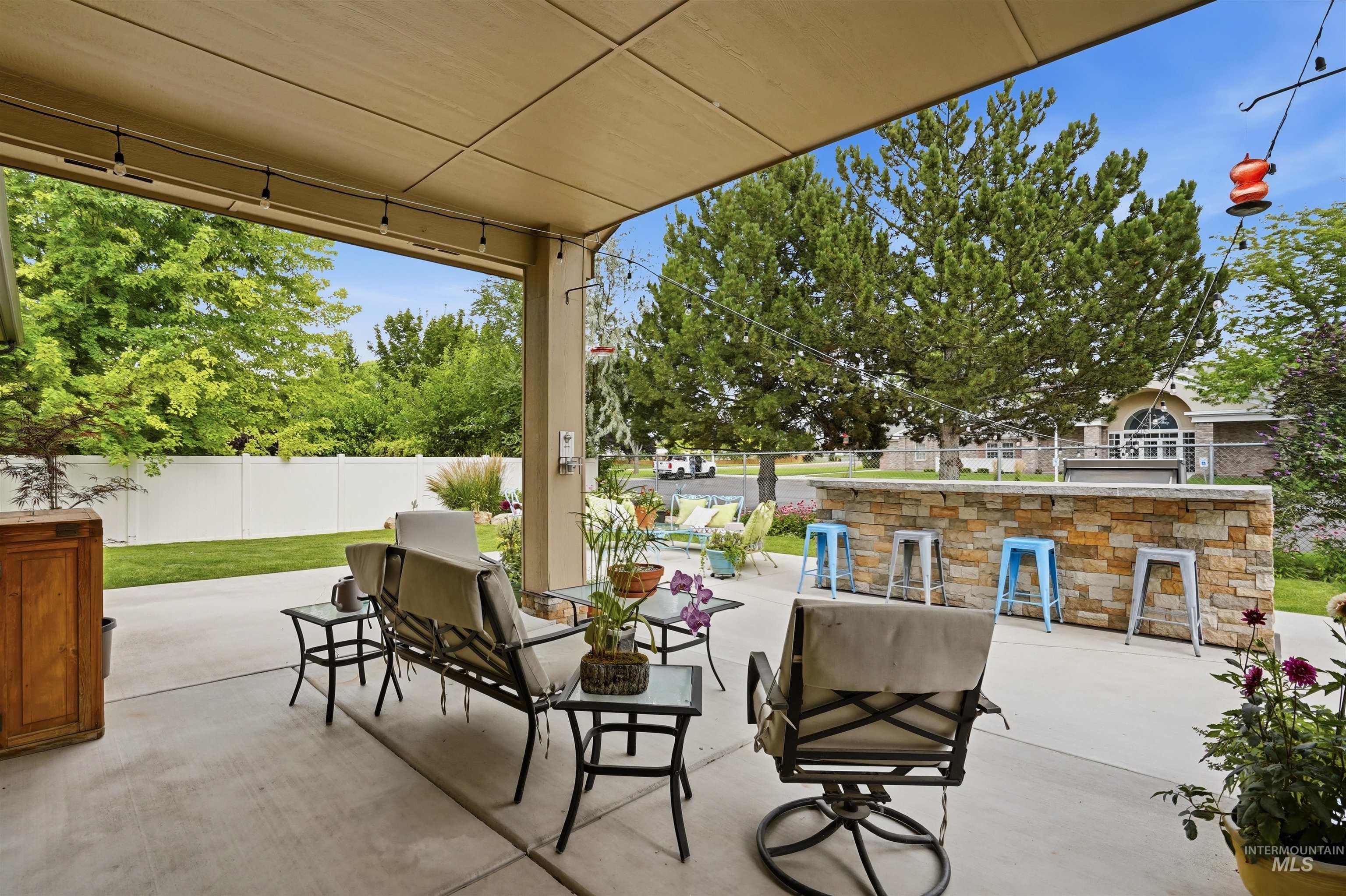 3914 S Raintree, Nampa, Idaho 83686, 3 Bedrooms, 2 Bathrooms, Residential For Sale, Price $429,900,MLS 98994145
