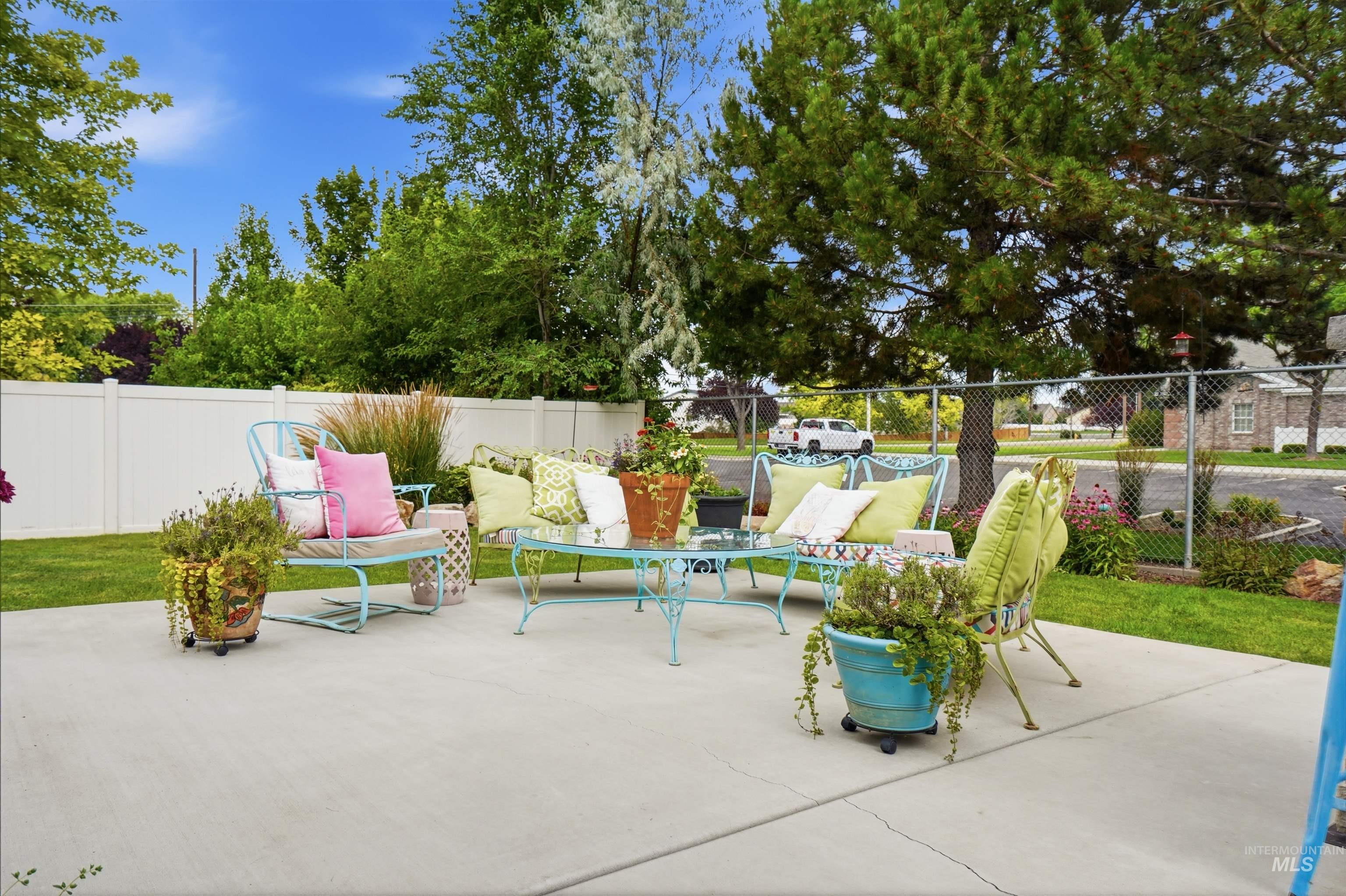3914 S Raintree, Nampa, Idaho 83686, 3 Bedrooms, 2 Bathrooms, Residential For Sale, Price $429,900,MLS 98994145