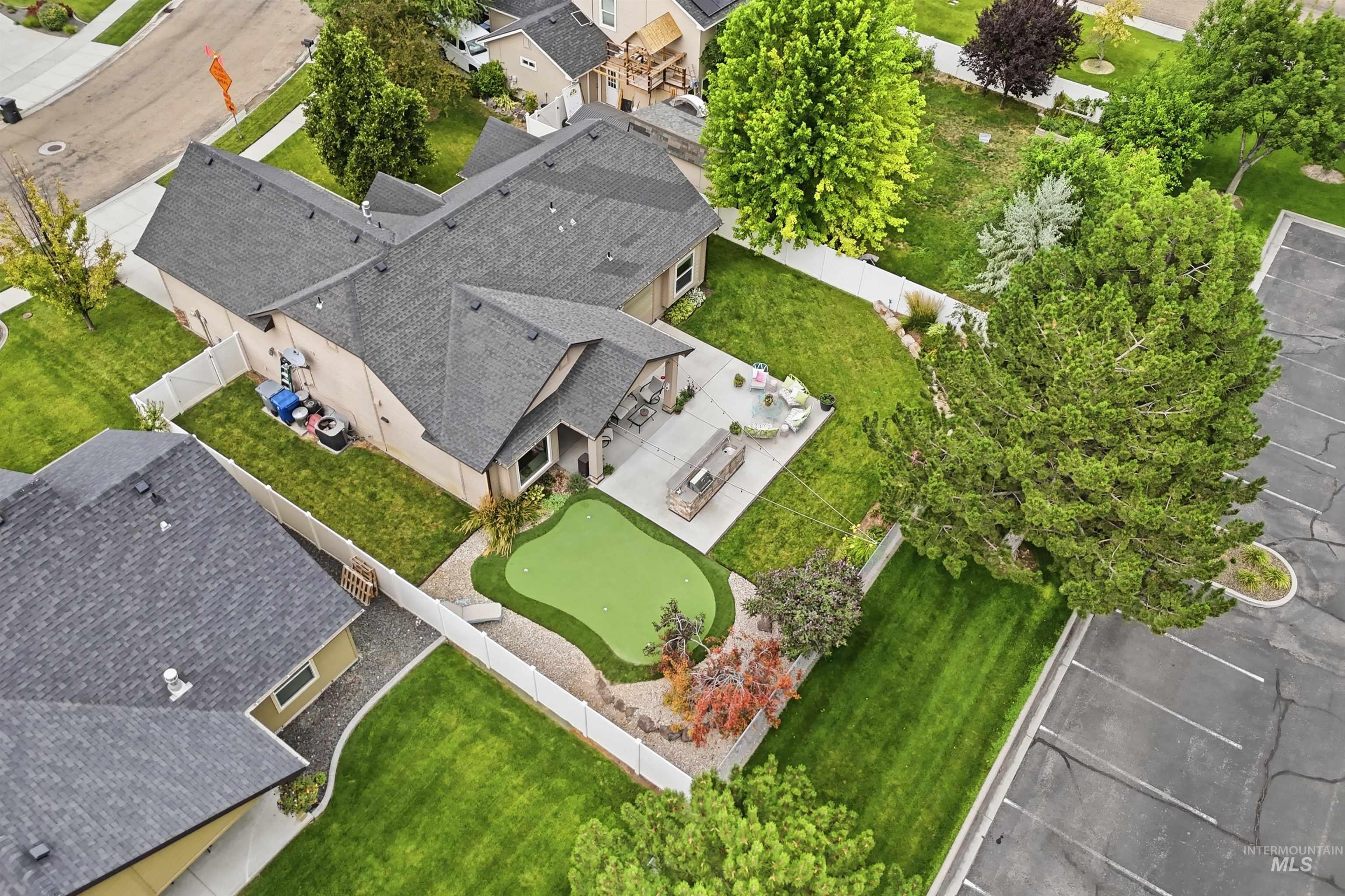 3914 S Raintree, Nampa, Idaho 83686, 3 Bedrooms, 2 Bathrooms, Residential For Sale, Price $429,900,MLS 98994145