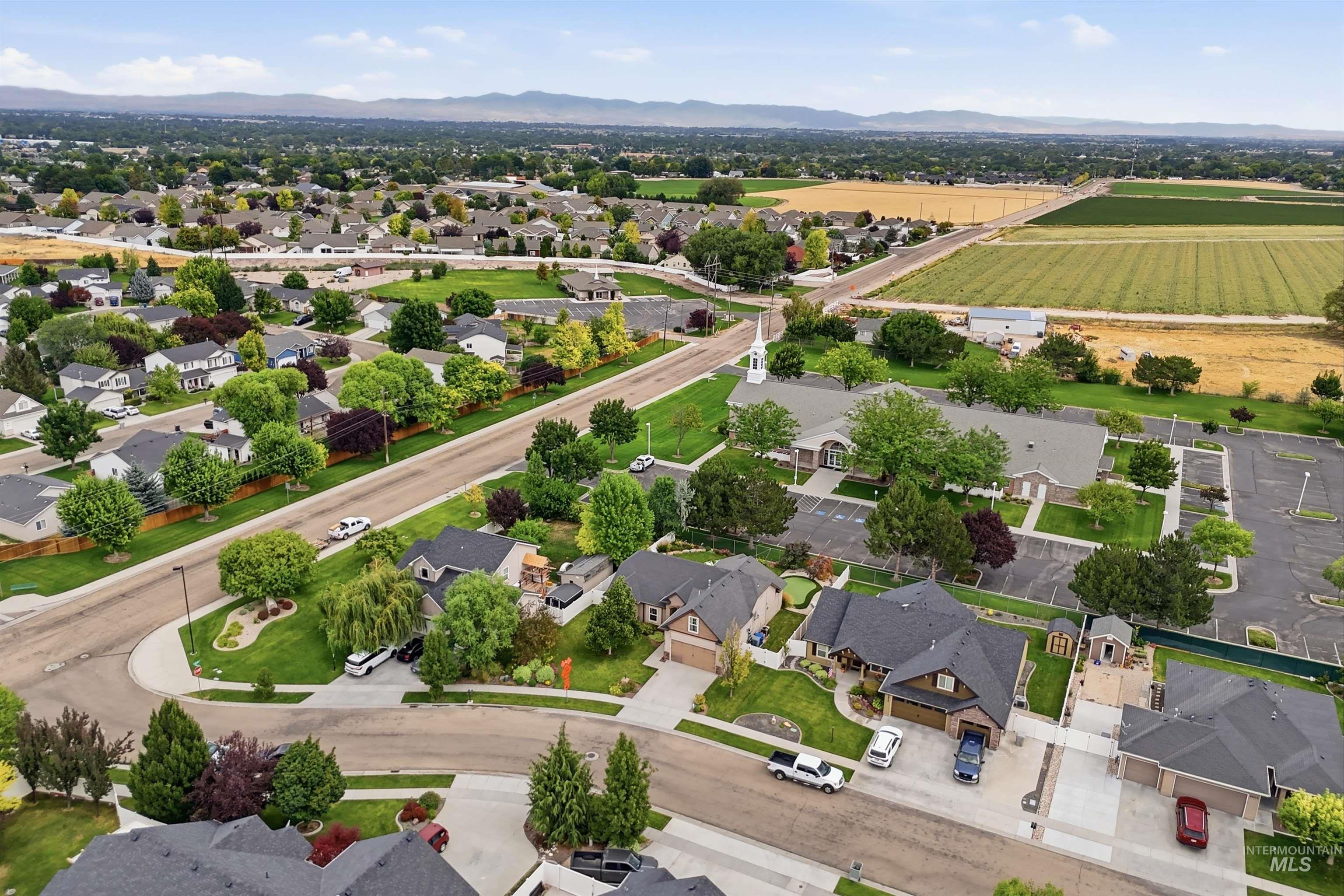 3914 S Raintree, Nampa, Idaho 83686, 3 Bedrooms, 2 Bathrooms, Residential For Sale, Price $429,900,MLS 98994145
