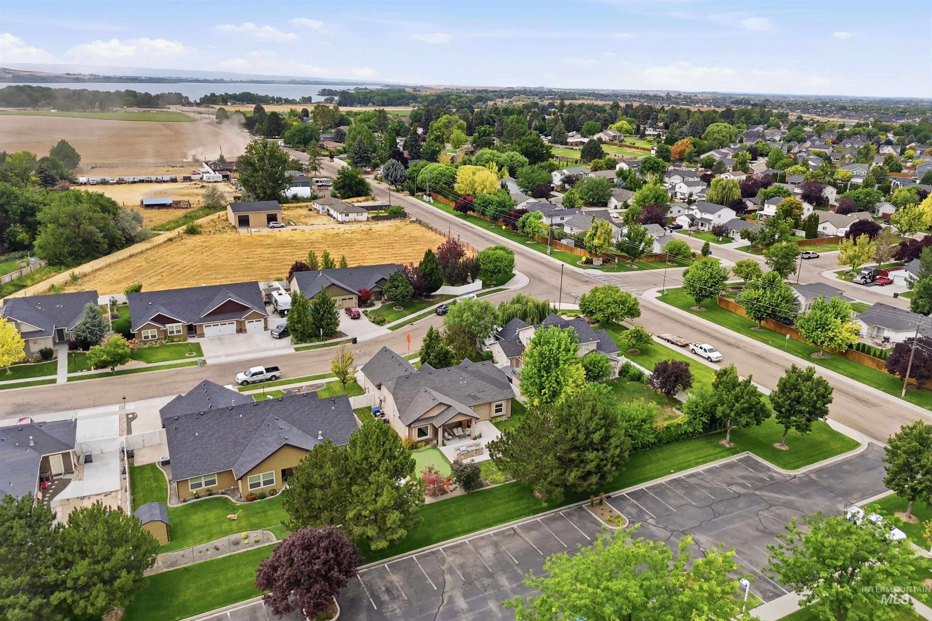 3914 S Raintree, Nampa, Idaho 83686, 3 Bedrooms, 2 Bathrooms, Residential For Sale, Price $429,900,MLS 98994145