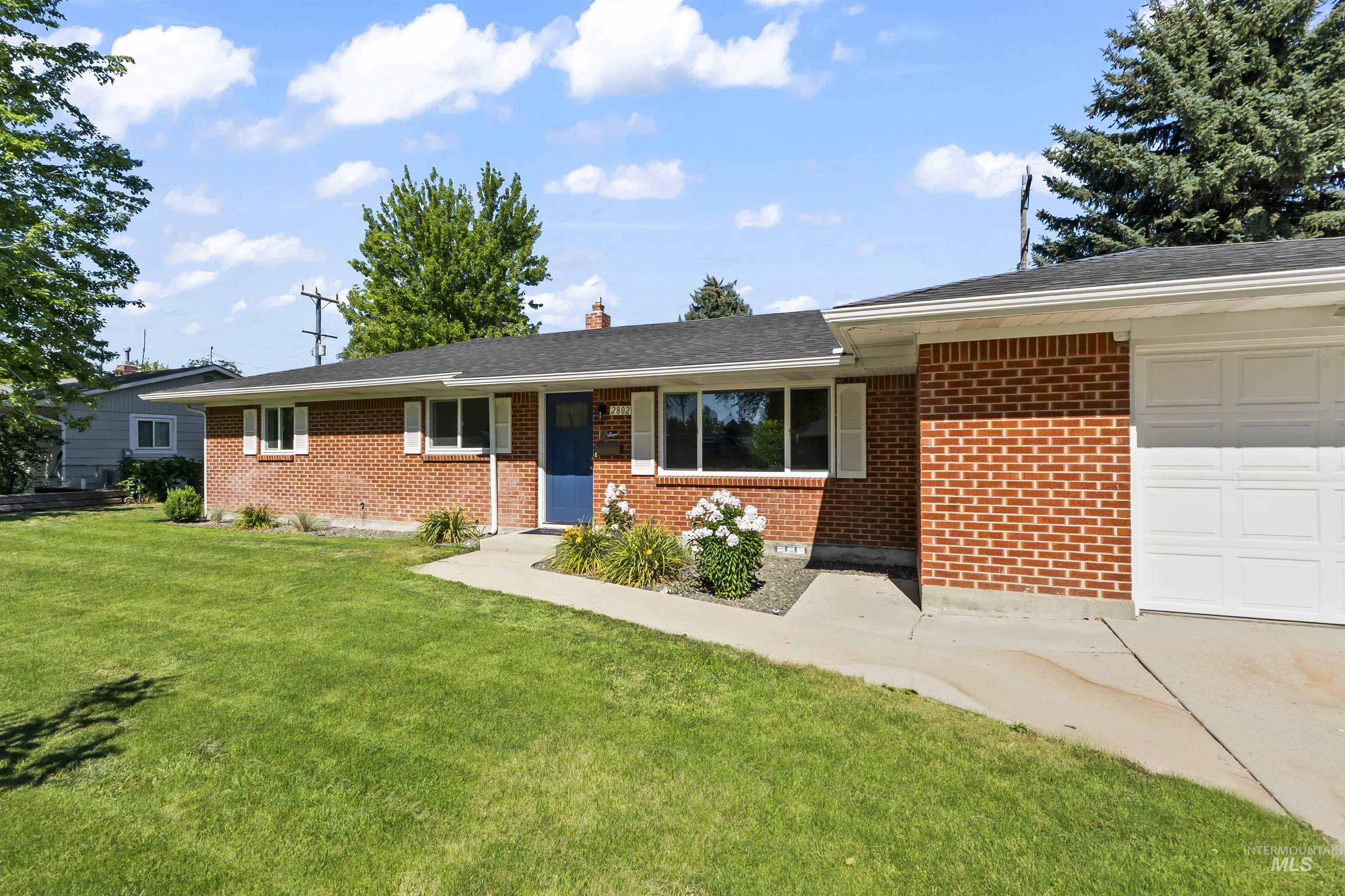 2802 S Inglewood Road, Boise, Idaho 83705, 3 Bedrooms, 1 Bathroom, Residential For Sale, Price $480,000,MLS 98994154