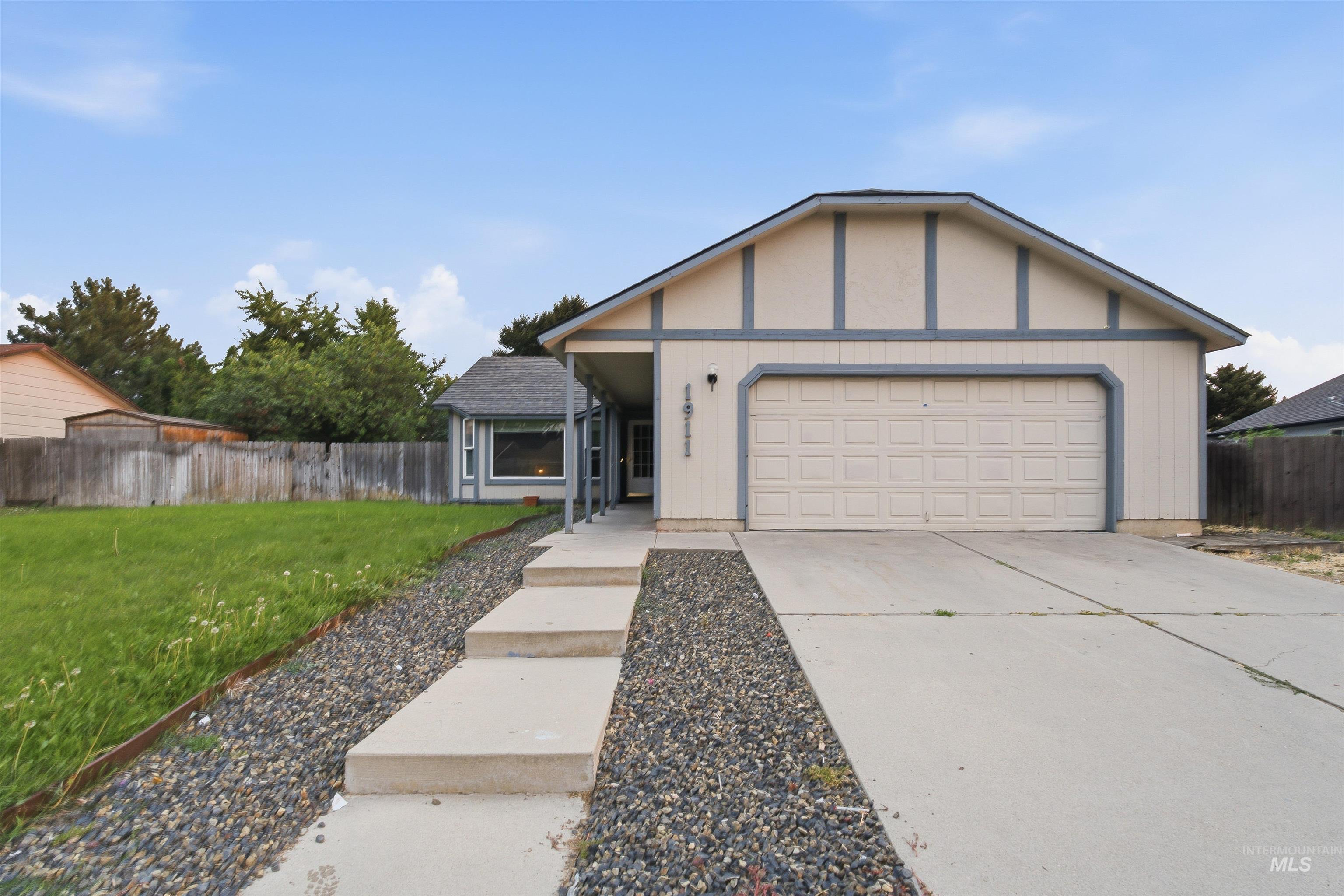 1911 W Tracy ct, Meridian, Idaho 83646, 4 Bedrooms, 2 Bathrooms, Residential For Sale, Price $415,000,MLS 98994155
