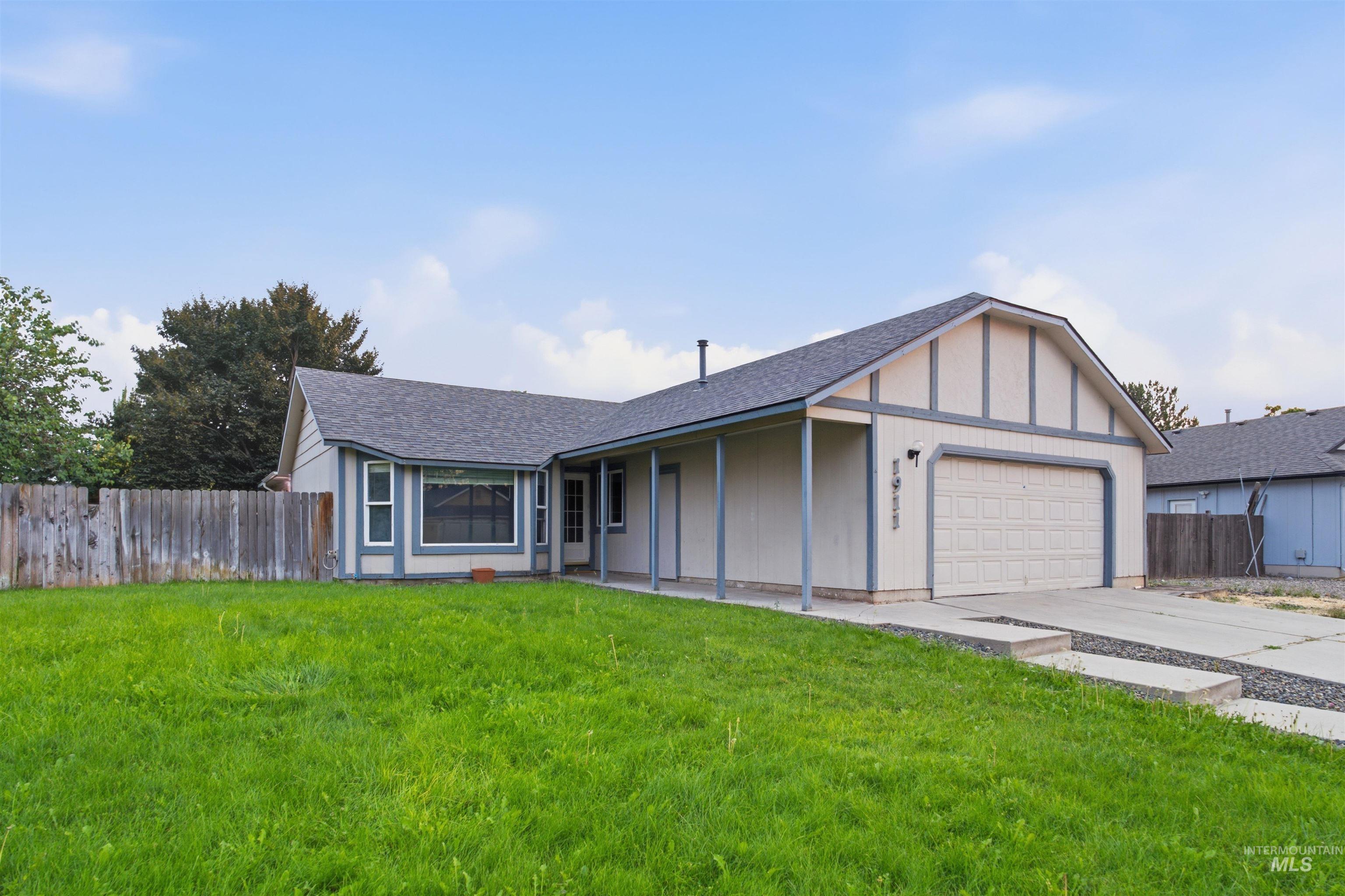 1911 W Tracy ct, Meridian, Idaho 83646, 4 Bedrooms, 2 Bathrooms, Residential For Sale, Price $415,000,MLS 98994155