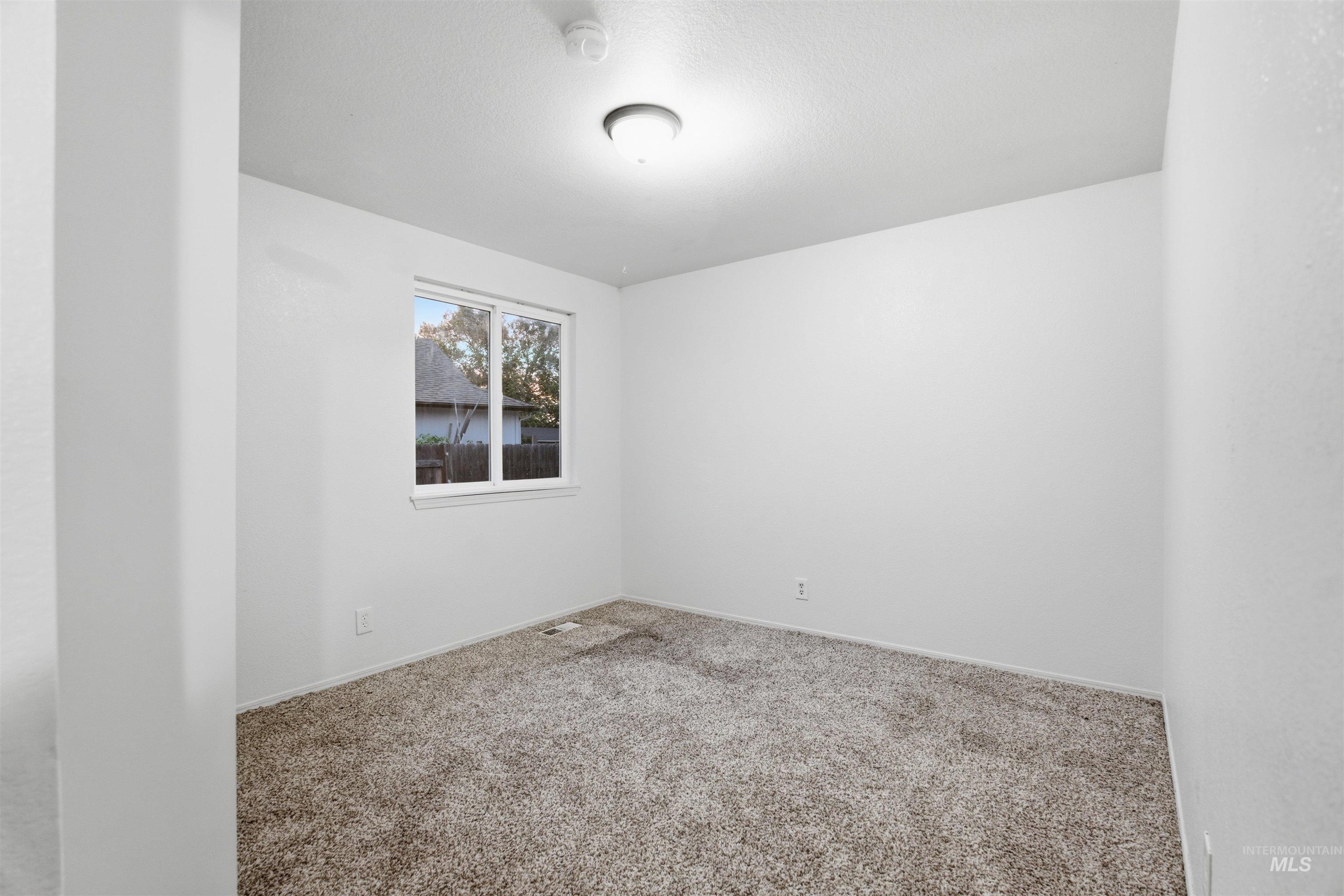 1911 W Tracy ct, Meridian, Idaho 83646, 4 Bedrooms, 2 Bathrooms, Residential For Sale, Price $415,000,MLS 98994155