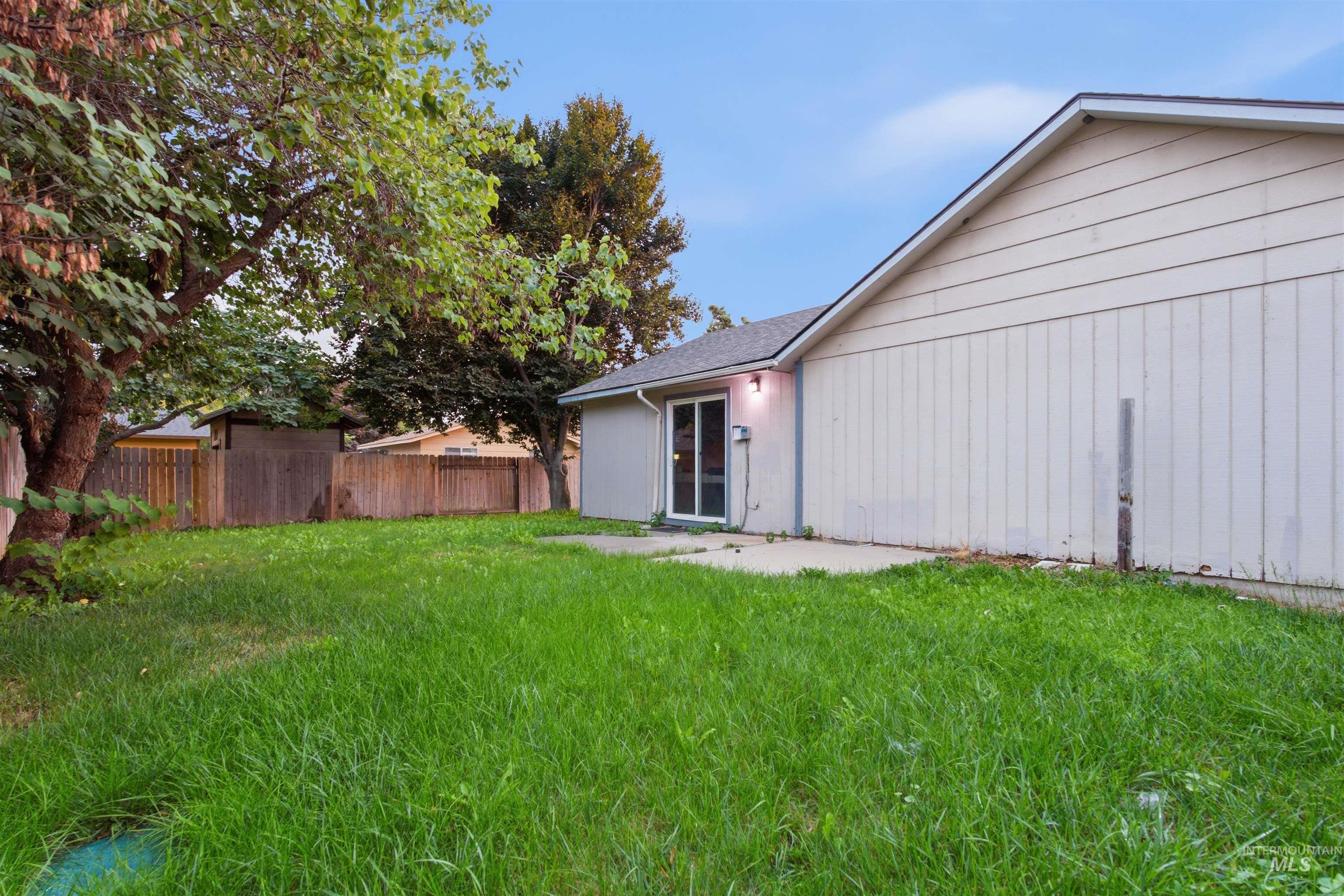 1911 W Tracy ct, Meridian, Idaho 83646, 4 Bedrooms, 2 Bathrooms, Residential For Sale, Price $415,000,MLS 98994155