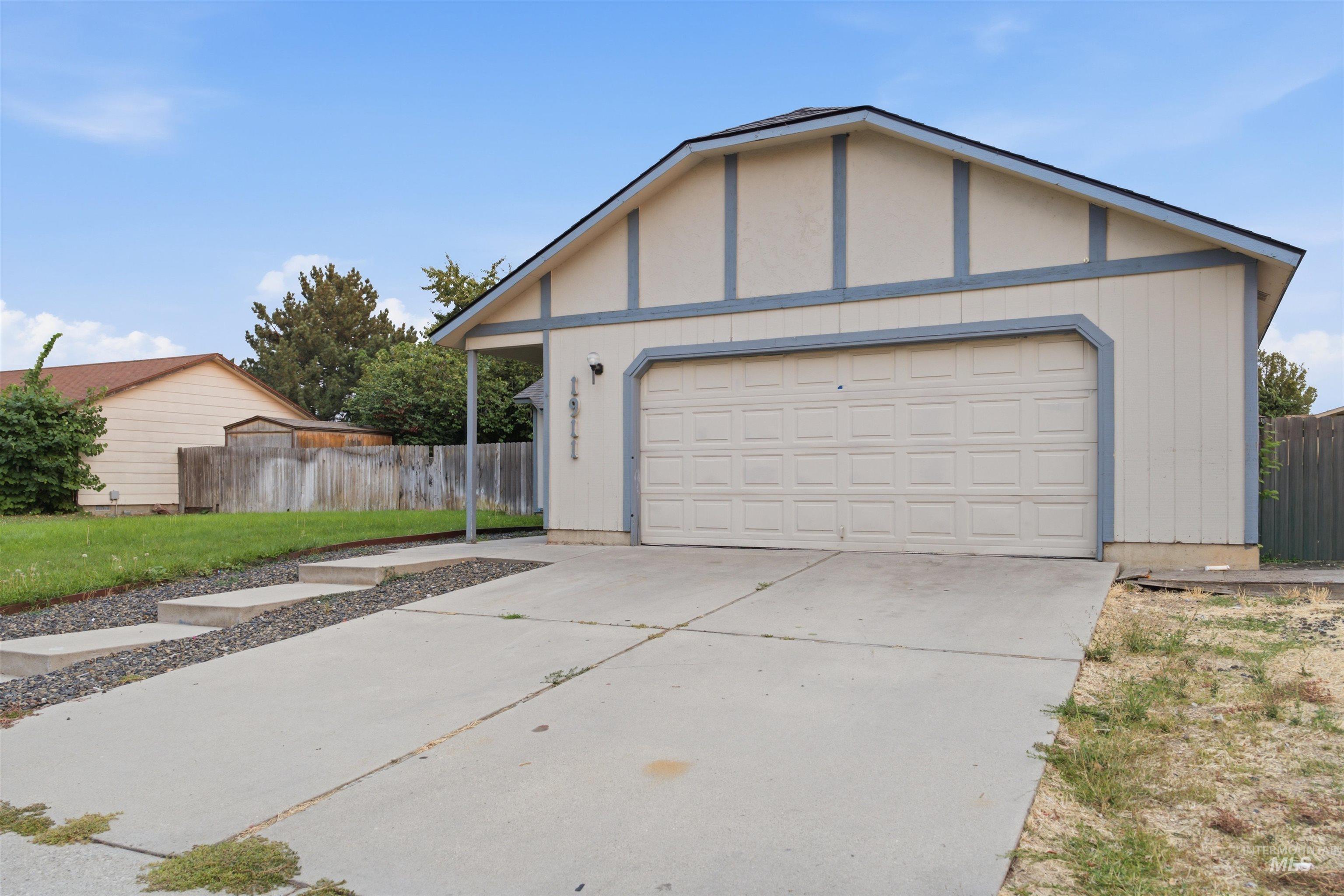 1911 W Tracy ct, Meridian, Idaho 83646, 4 Bedrooms, 2 Bathrooms, Residential For Sale, Price $415,000,MLS 98994155