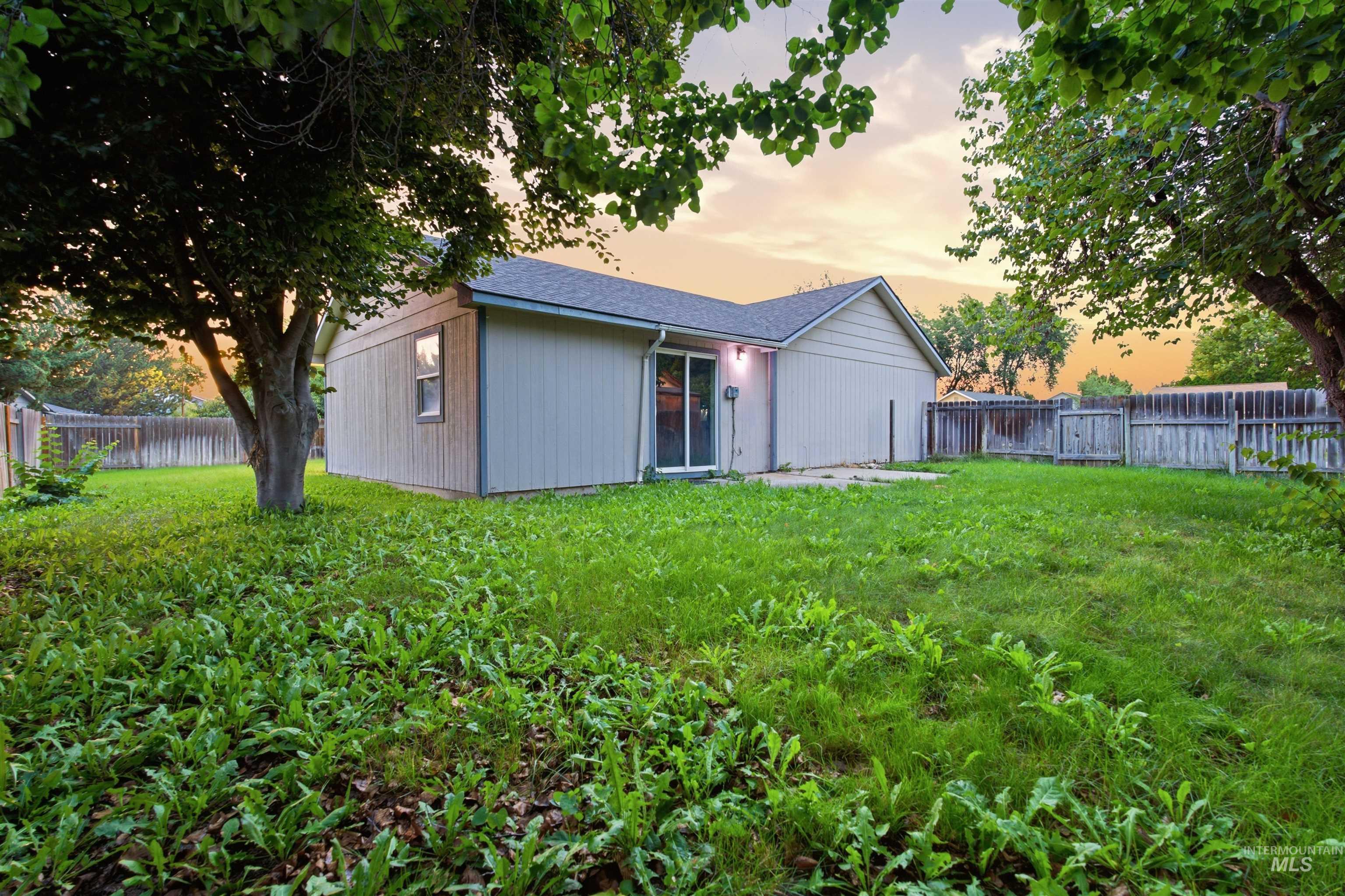 1911 W Tracy ct, Meridian, Idaho 83646, 4 Bedrooms, 2 Bathrooms, Residential For Sale, Price $415,000,MLS 98994155