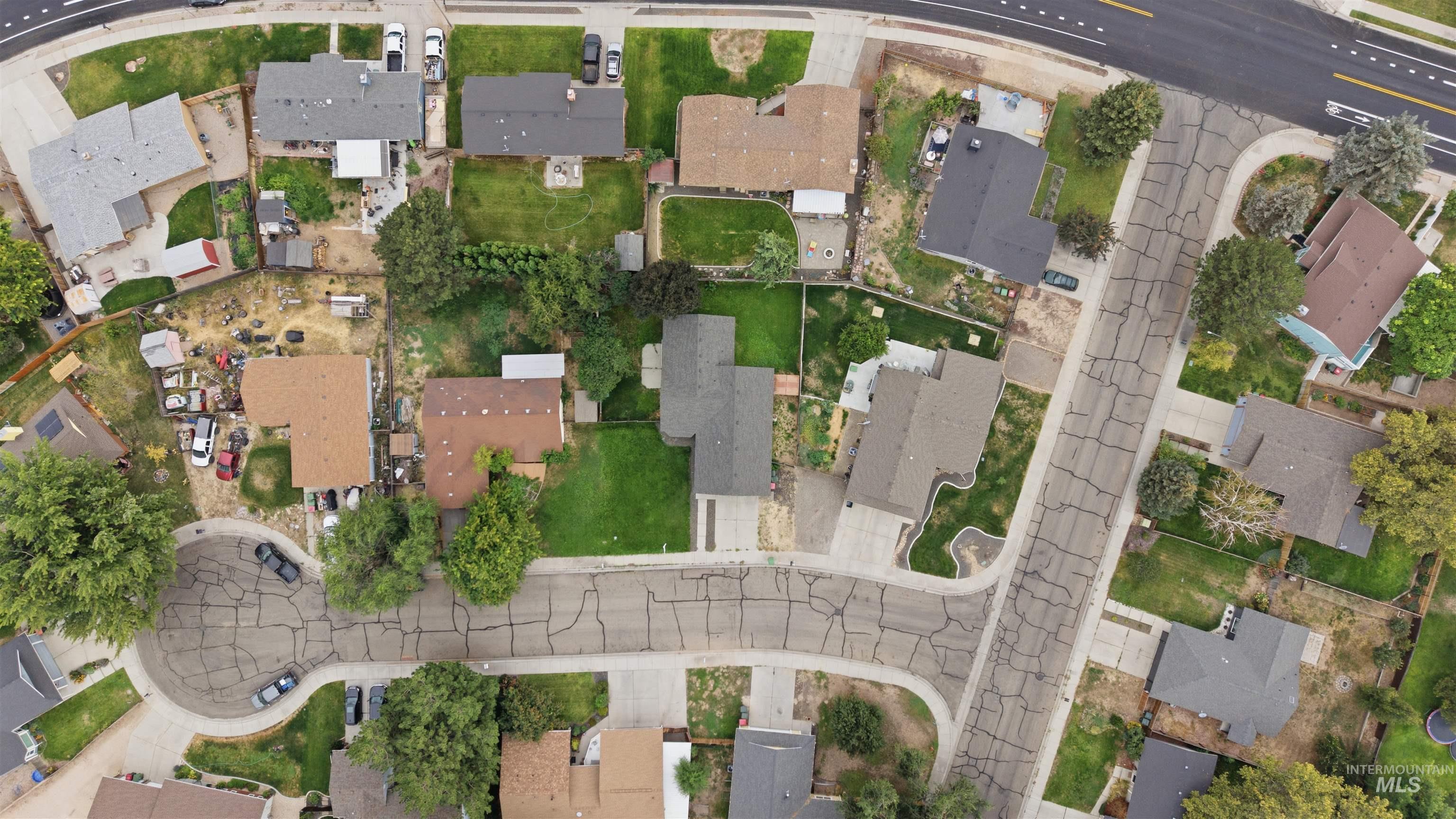 1911 W Tracy ct, Meridian, Idaho 83646, 4 Bedrooms, 2 Bathrooms, Residential For Sale, Price $415,000,MLS 98994155