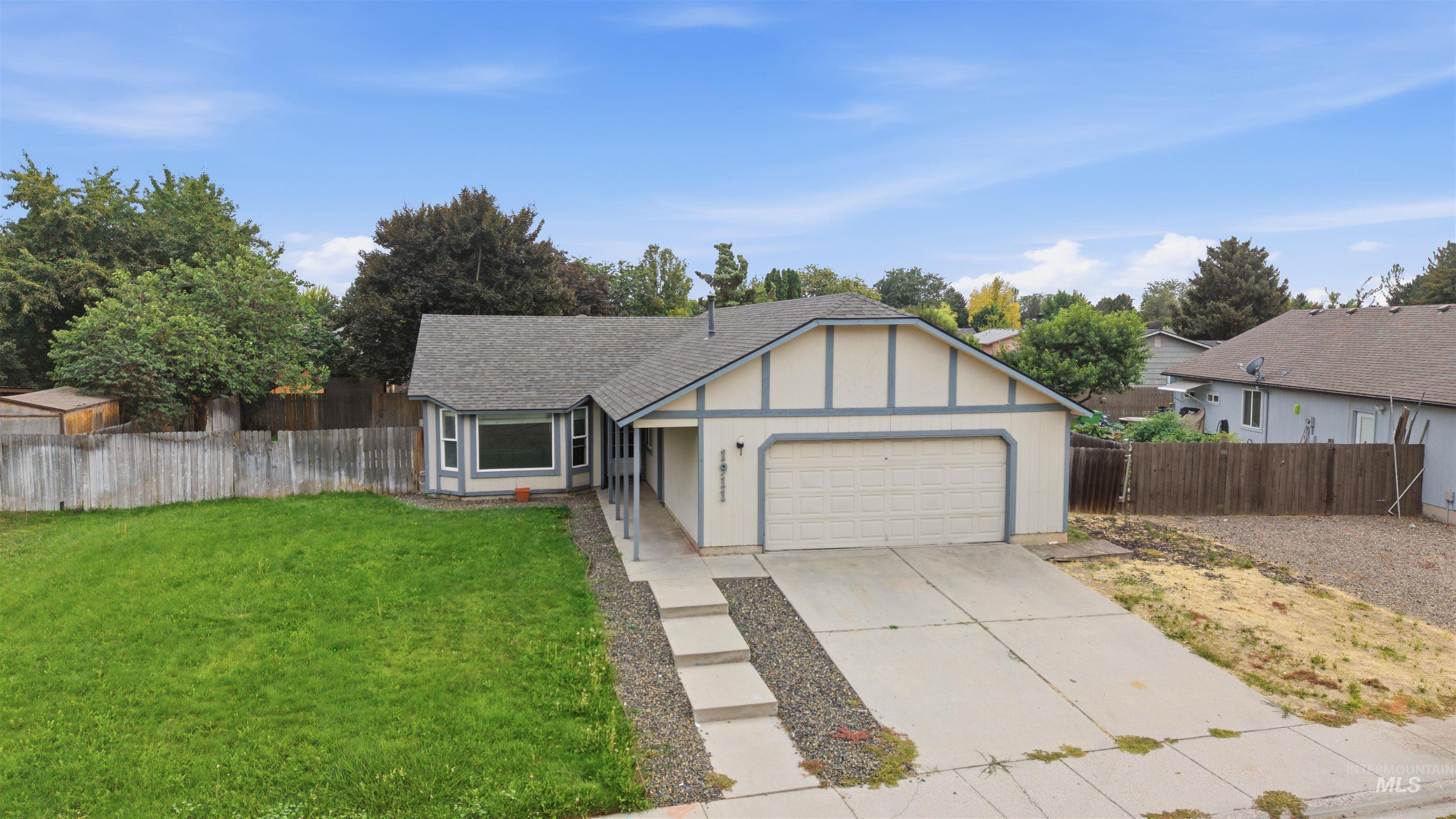 1911 W Tracy ct, Meridian, Idaho 83646, 4 Bedrooms, 2 Bathrooms, Residential For Sale, Price $415,000,MLS 98994155