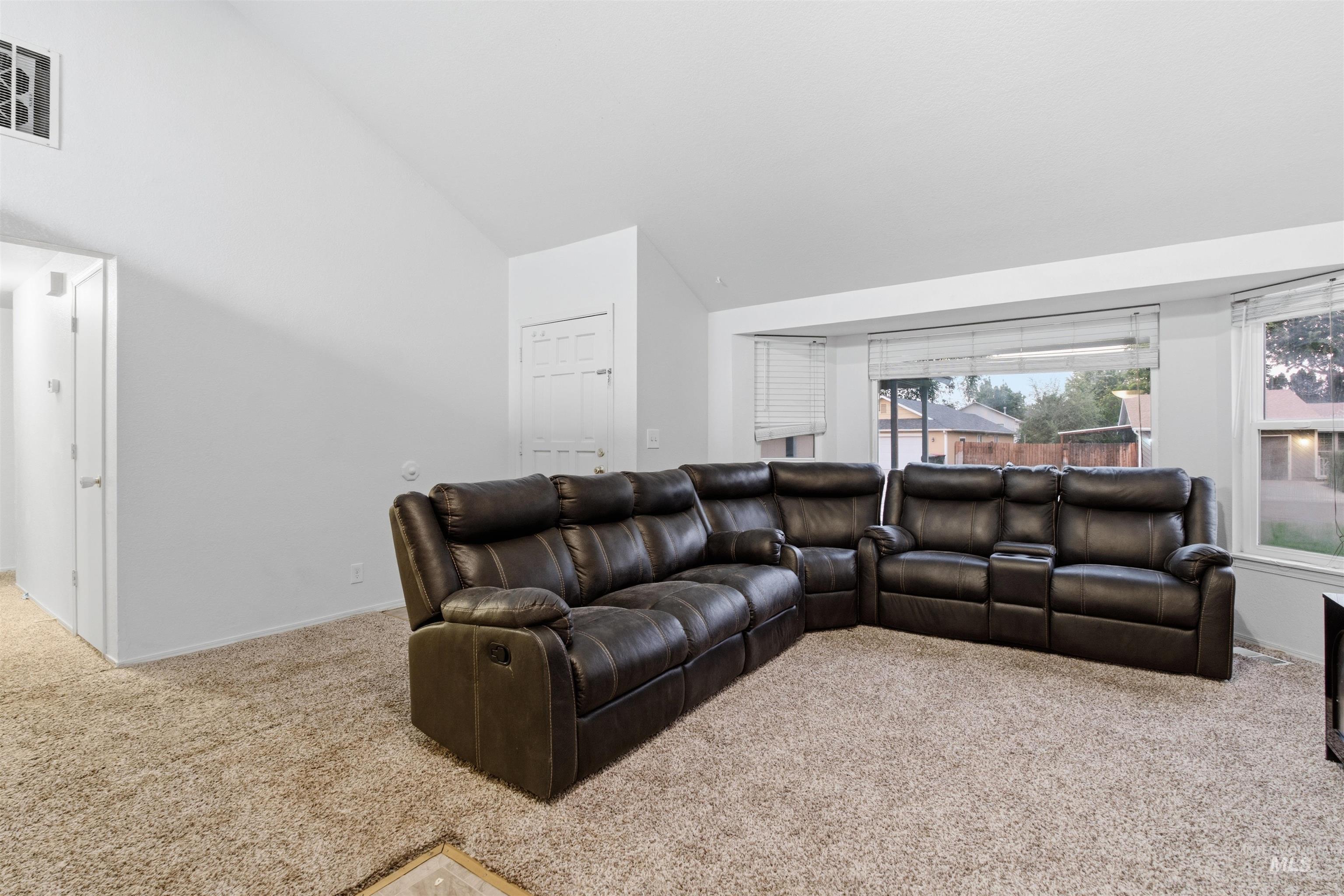 1911 W Tracy ct, Meridian, Idaho 83646, 4 Bedrooms, 2 Bathrooms, Residential For Sale, Price $415,000,MLS 98994155